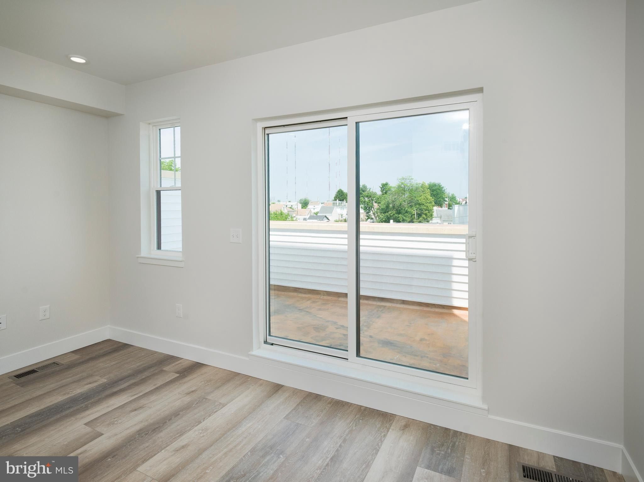 303 Fountain Street. Philadelphia, PA 19128