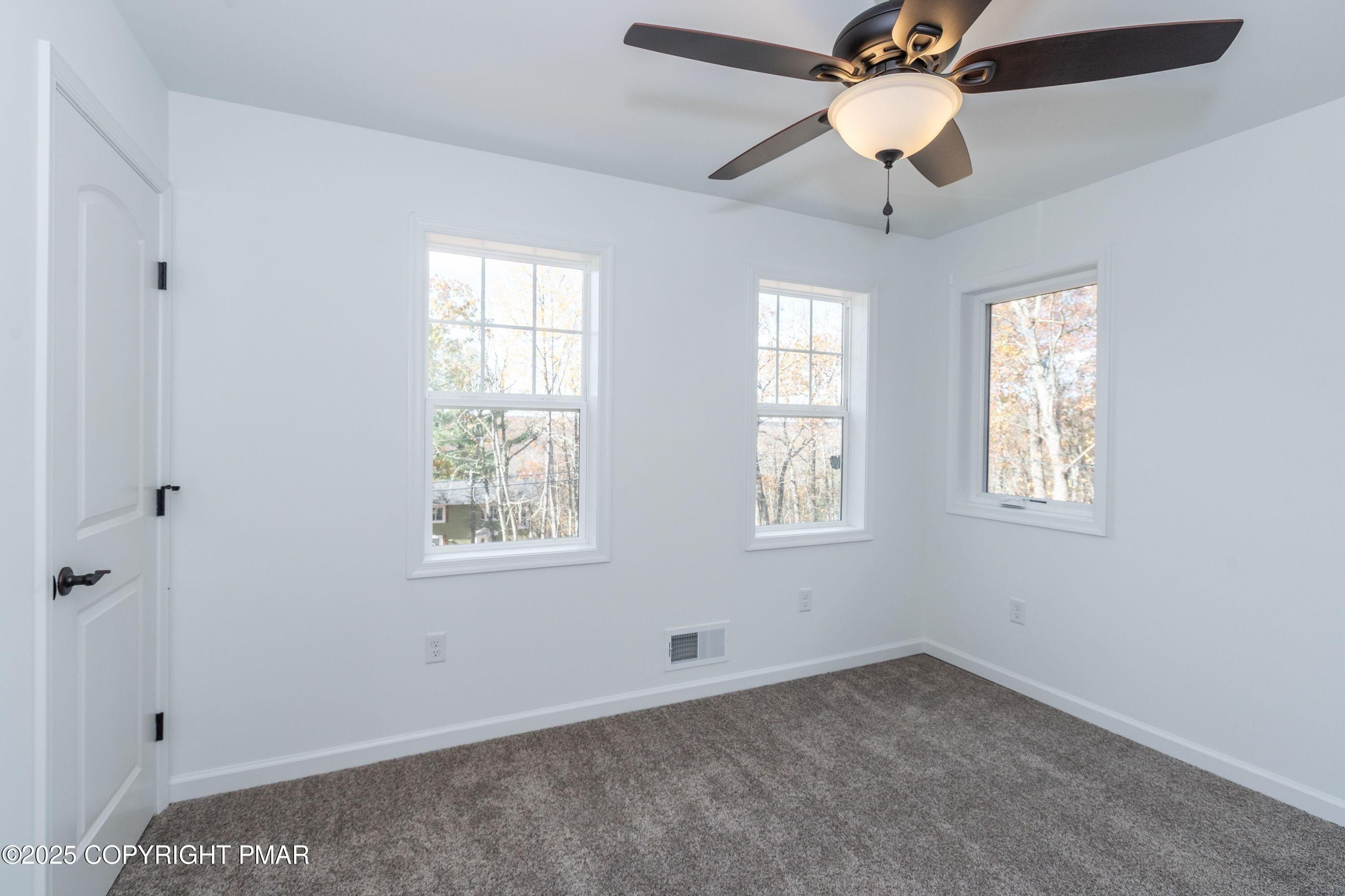 4263 Winchester Way. Bushkill, PA 18324