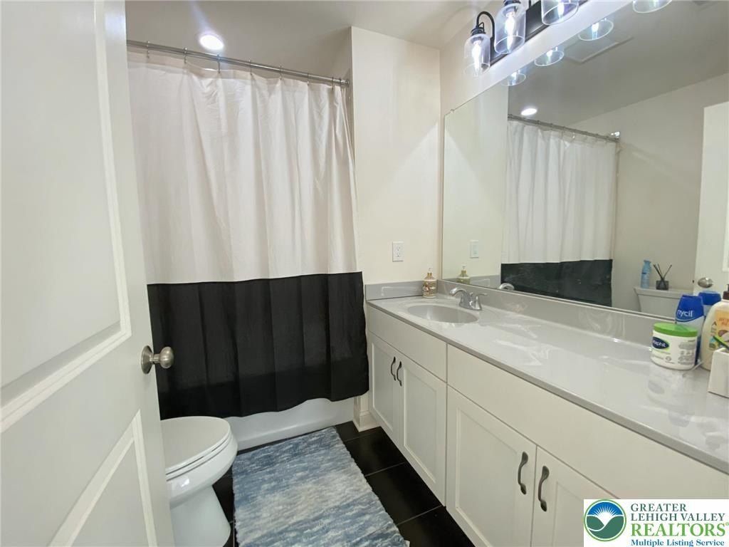 477 Newlins Road E. Easton, PA 18040