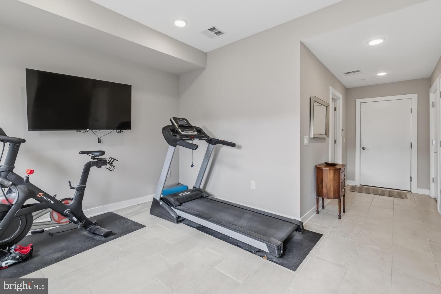 4586 Riverside Way. Philadelphia, PA 19127