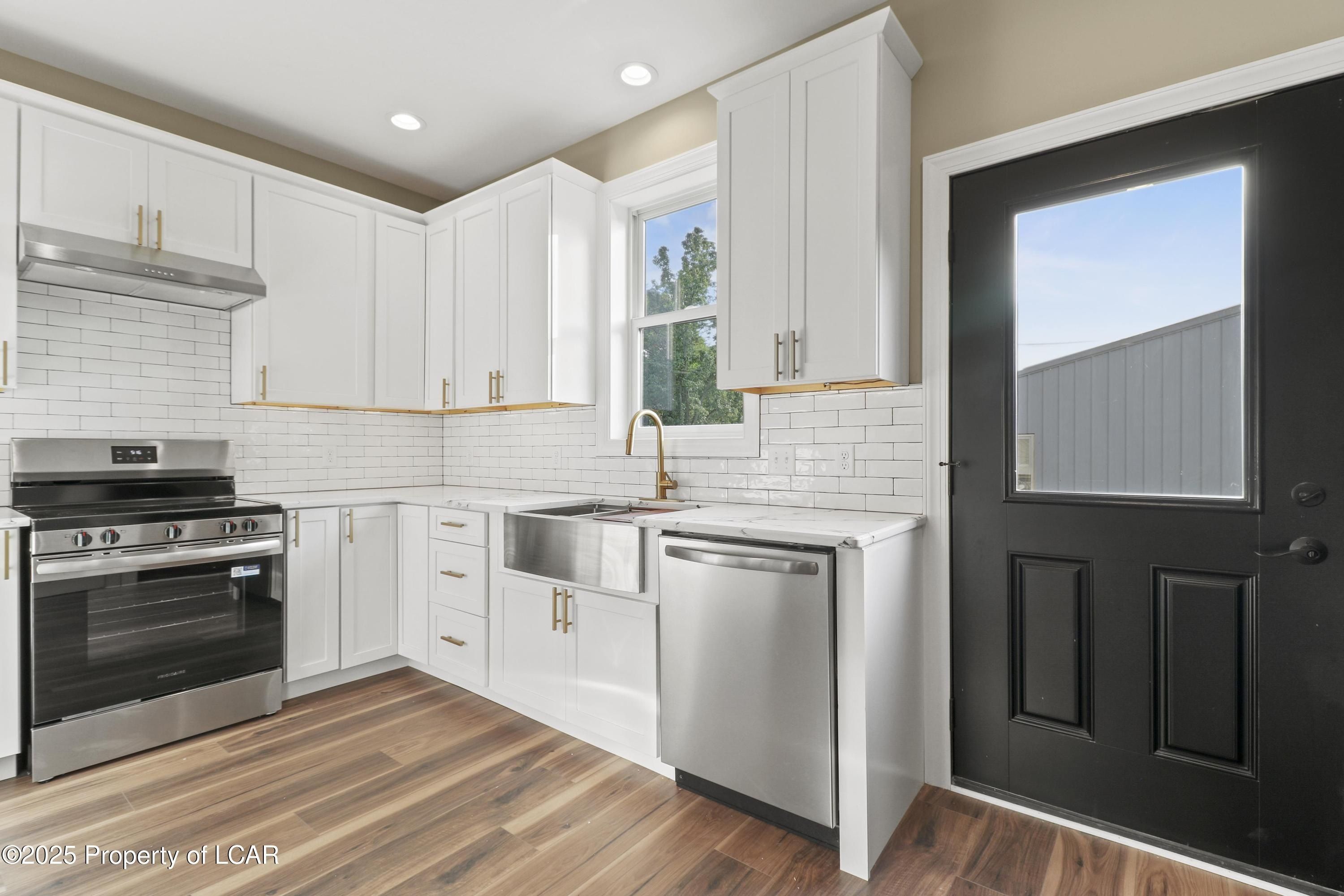 15 Lionel Drive. Swoyersville, PA 18704