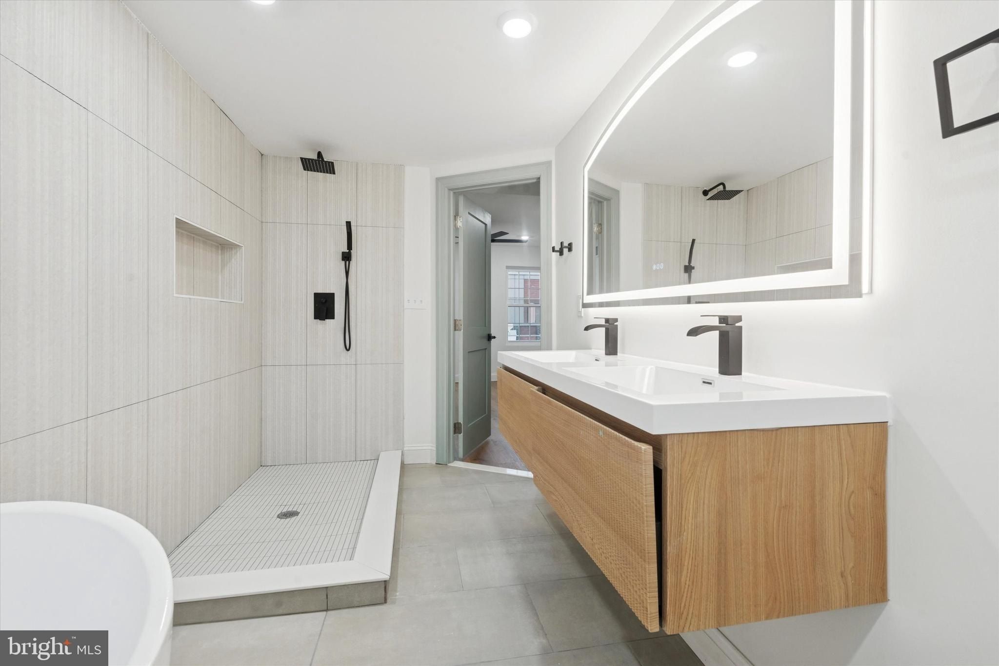 1437 N 28Th Street. Philadelphia, PA 19121