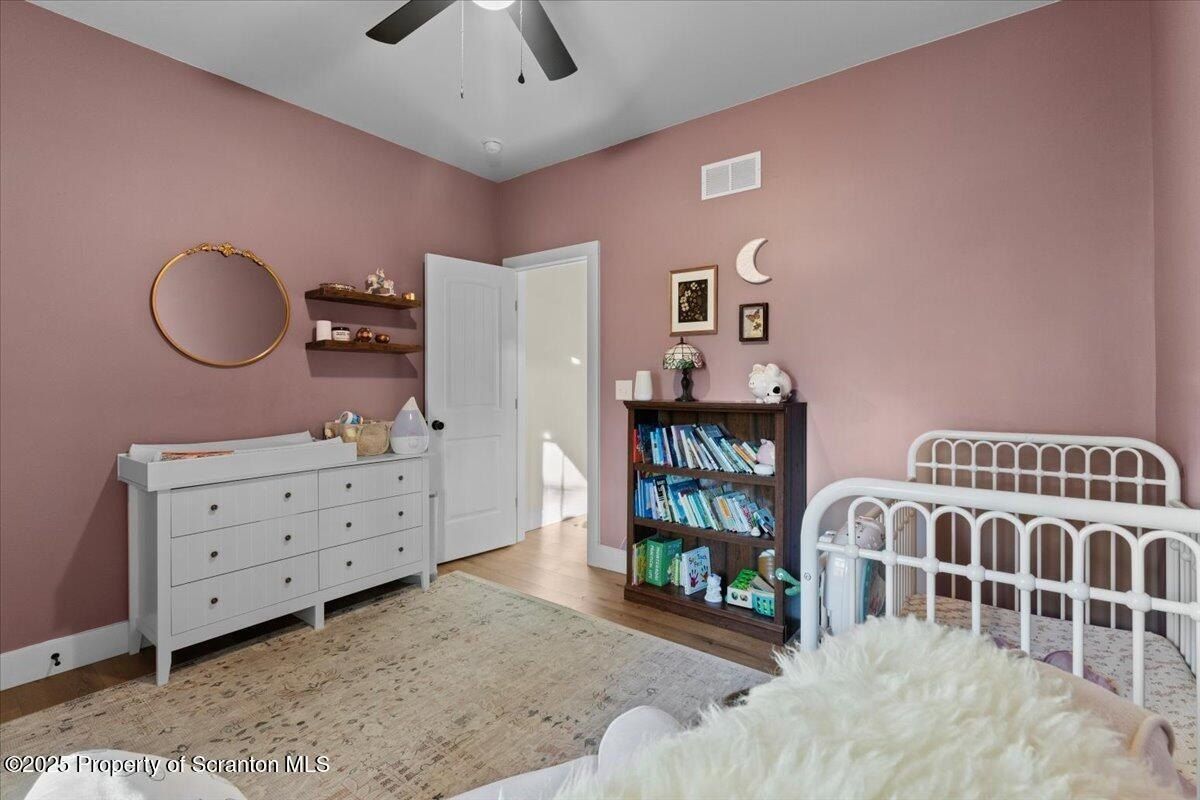 1198 Lakeland Drive. Scott Twp, PA 18433