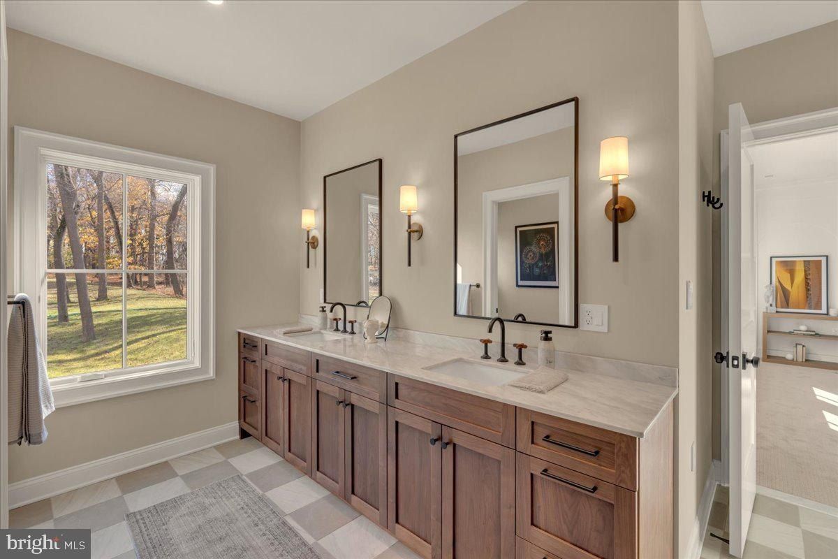 385 Port Royal Avenue. Philadelphia, PA 19128