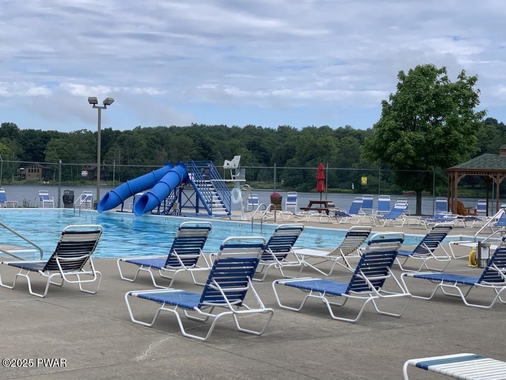 1086 Brantwood Road. Newfoundland, PA 18445