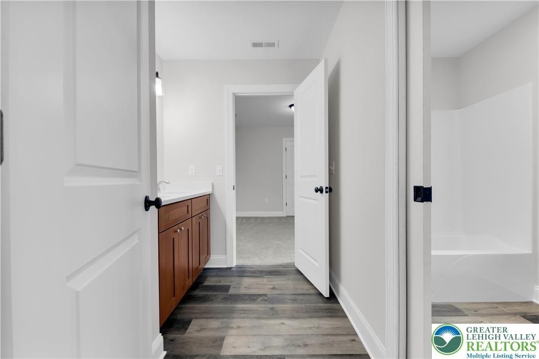 6 W 1St Street. Northampton, PA 18067