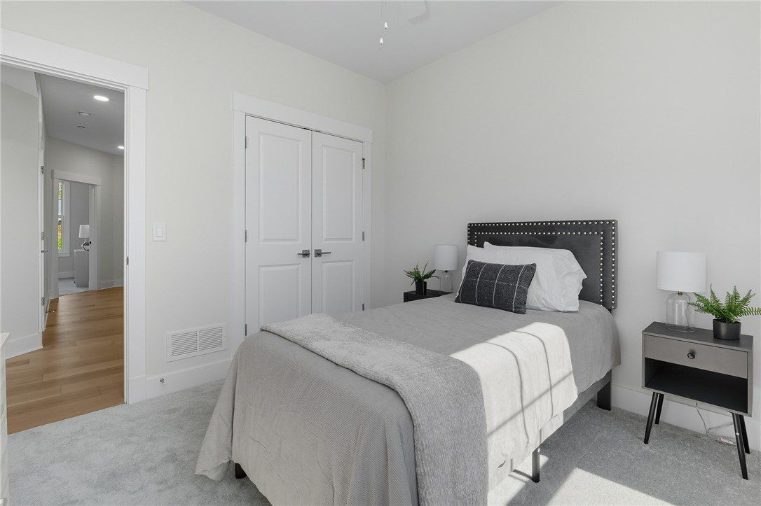 418 Magnolia Drive. Venetia, PA 15367