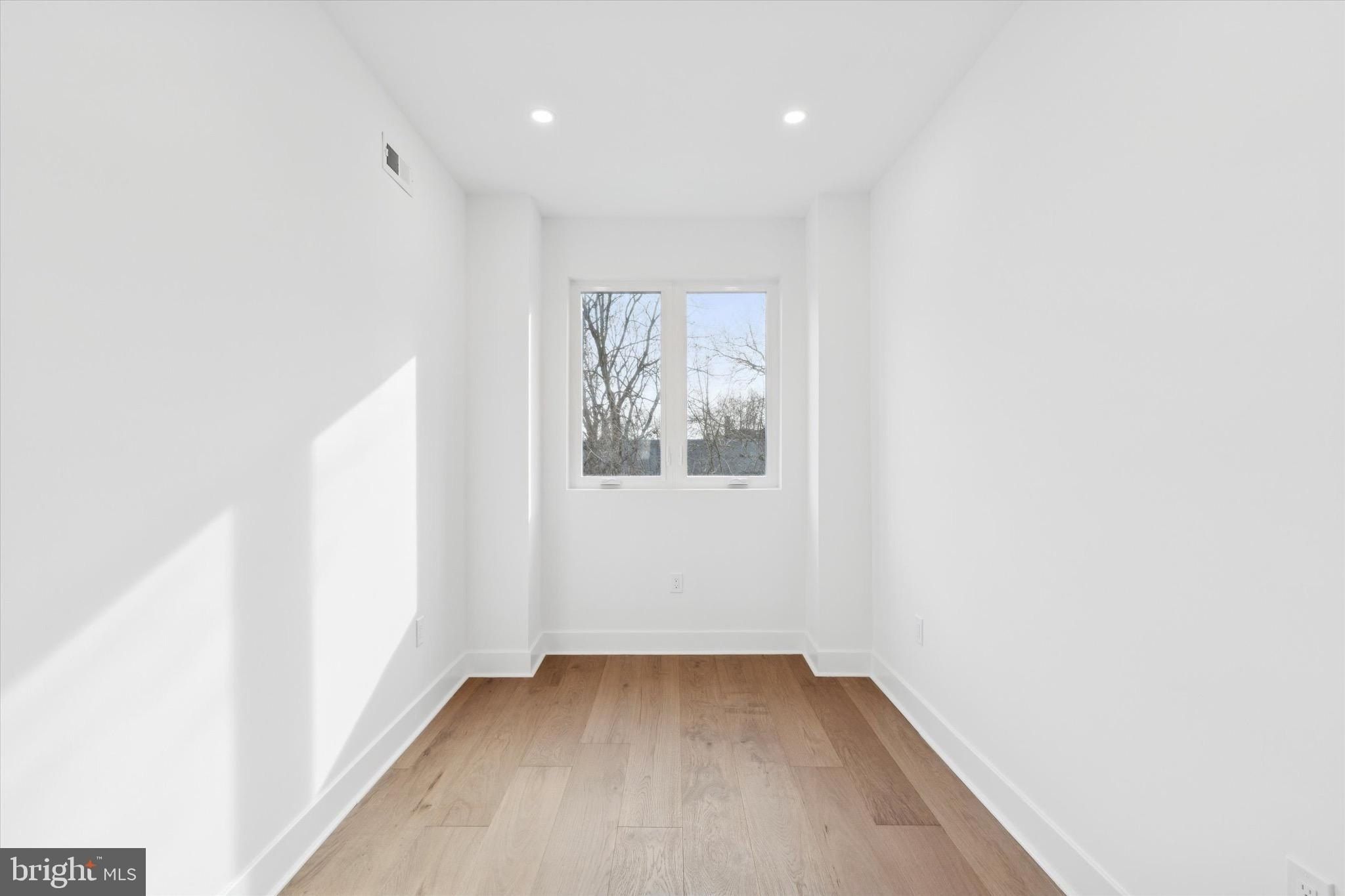 530 E Brinton Street. Philadelphia, PA 19144