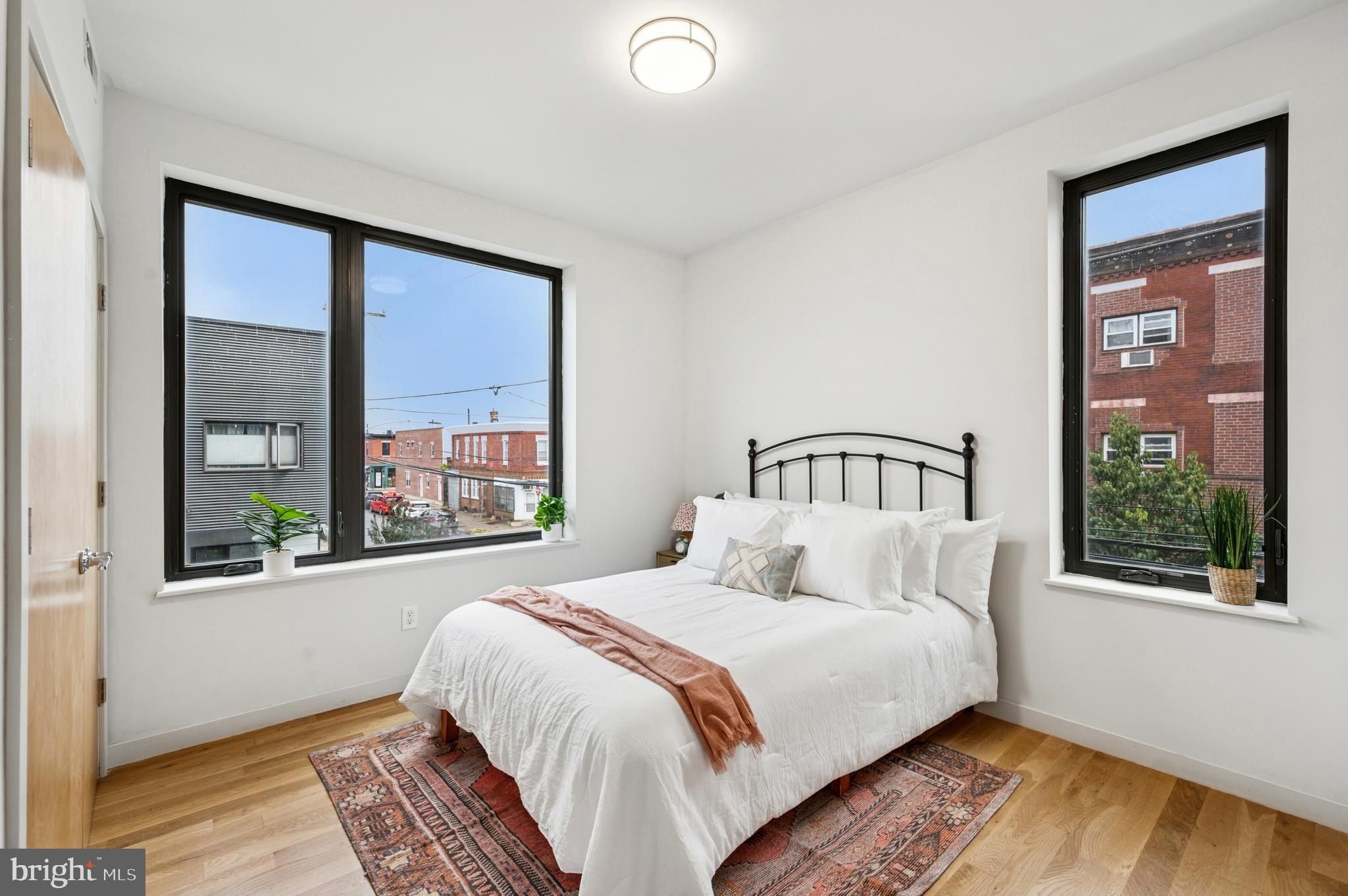 18002 S 16Th Street Unit B. Philadelphia, PA 19145