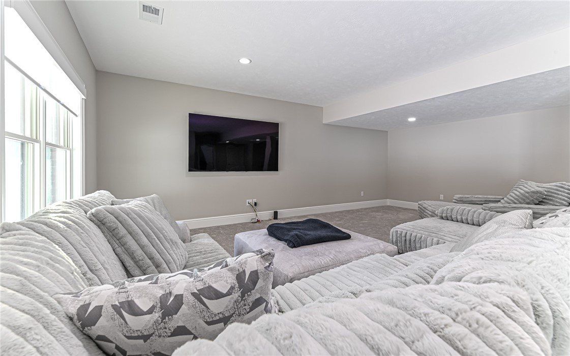 307 Azalea Ln. Baden, PA 15005