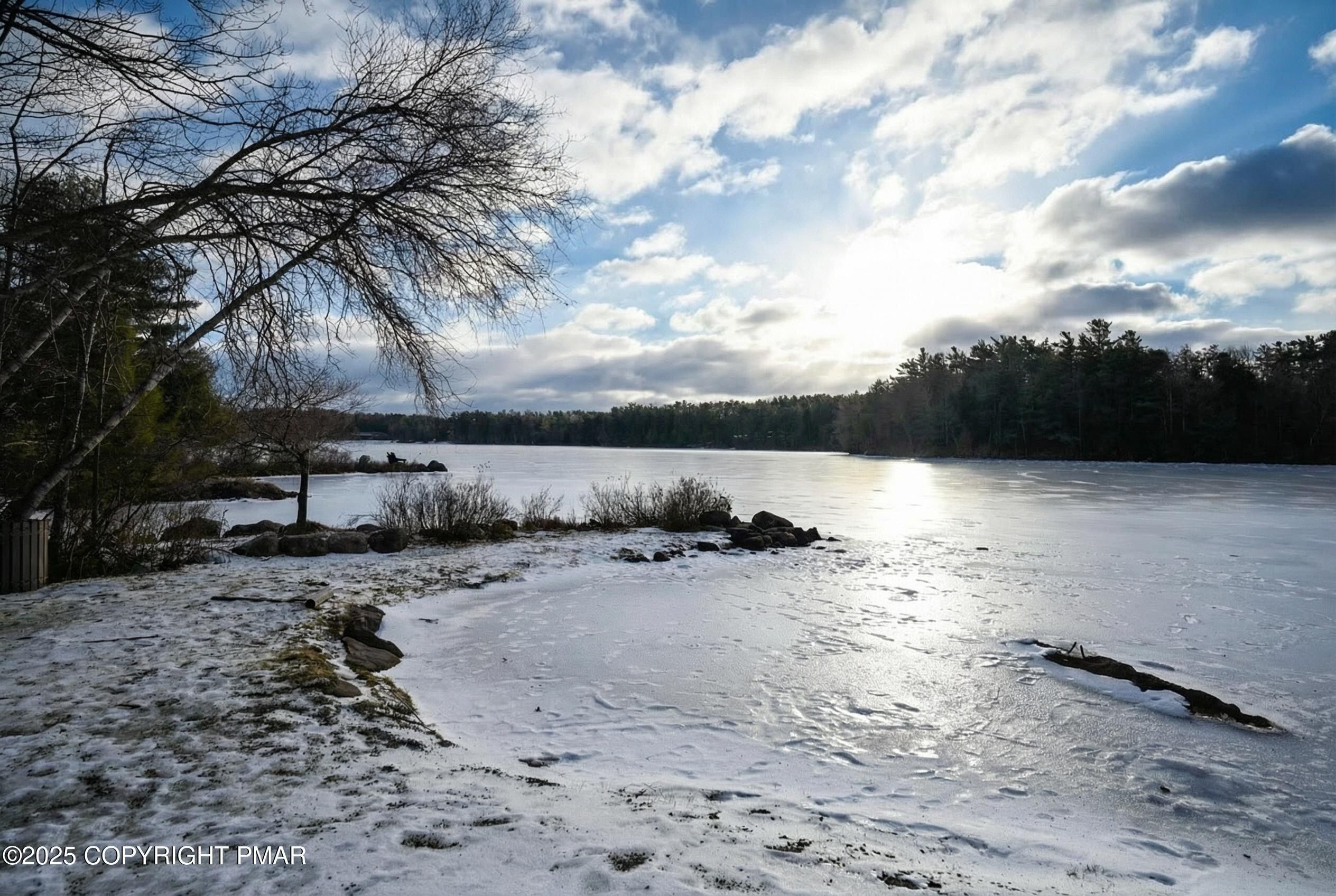 87 Sweet Briar Road. Pocono Pines, PA 18350