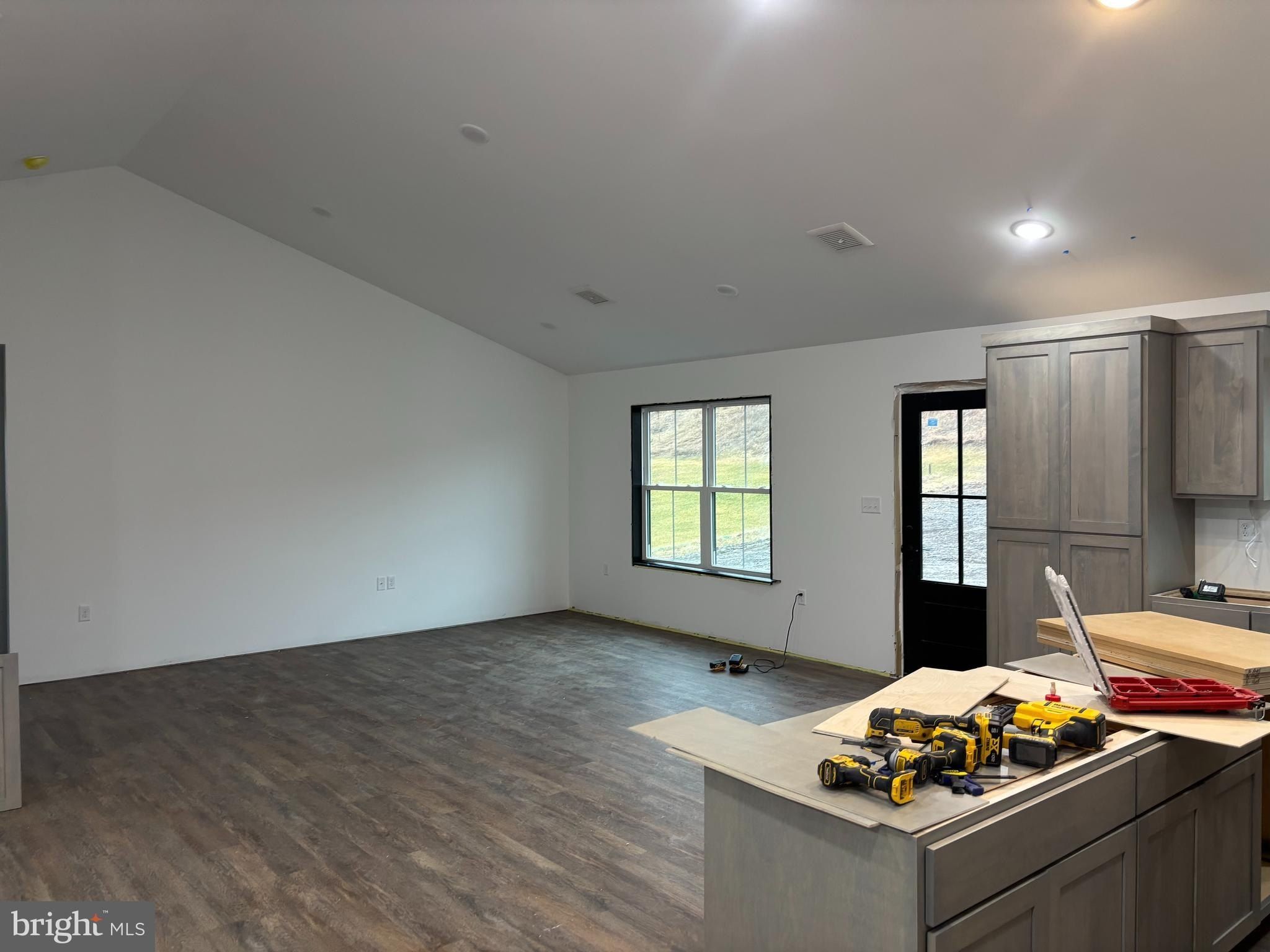 194 Meadowcreek Drive N. Chambersburg, PA 17202