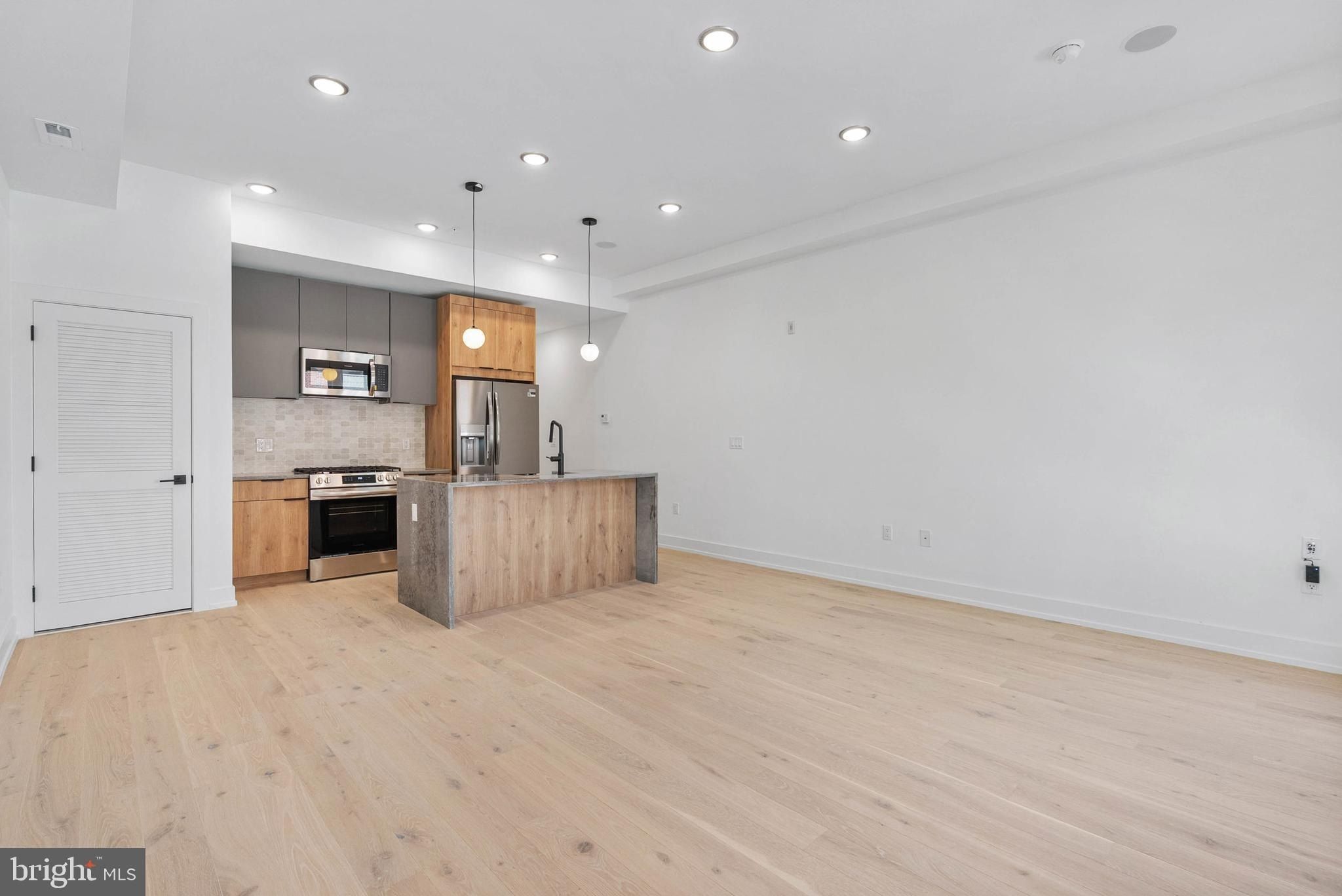 1338 N Franklin Street Unit B. Philadelphia, PA 19122