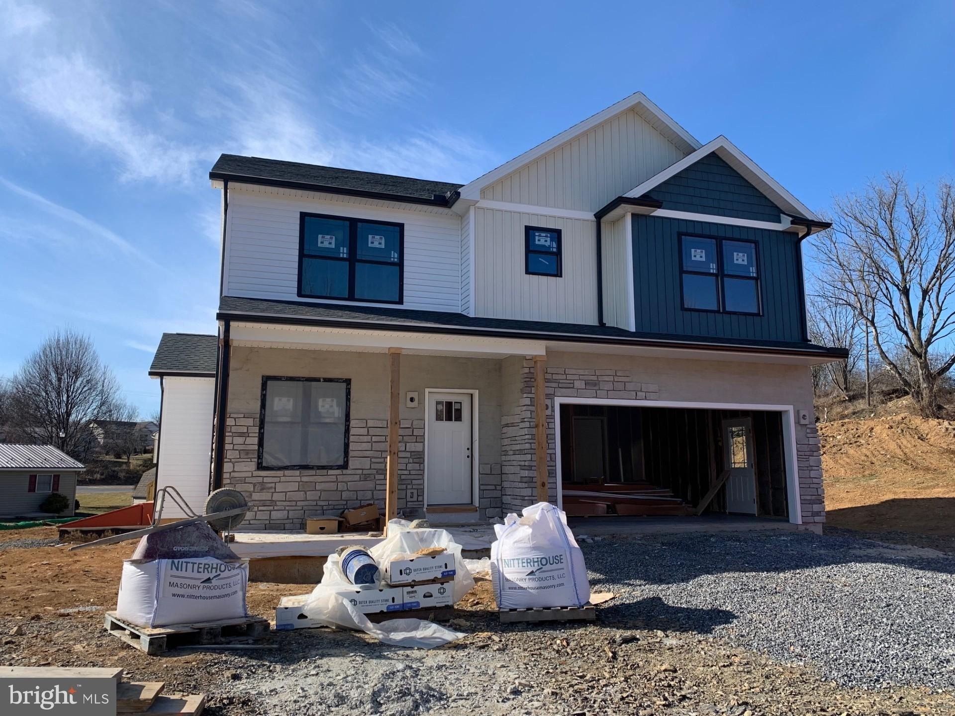 695 Karvois Court. Chambersburg, PA 17202