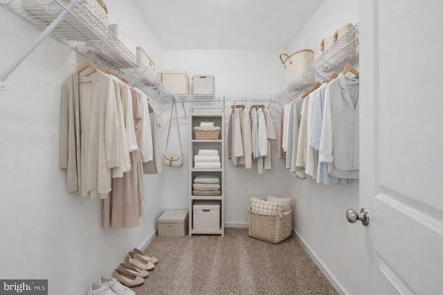 1938 Mandarin Unit 247. Chambersburg, PA 17201