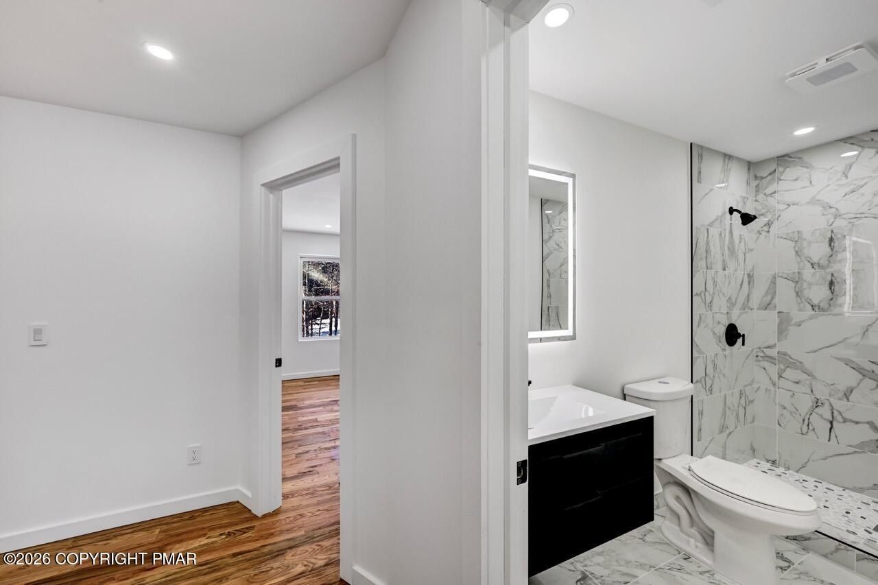 Minsi Trl E. Long Pond, PA 18334