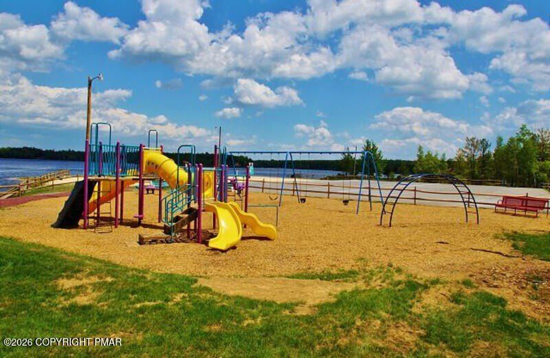 70 Berryman Lane. Albrightsville, PA 18210