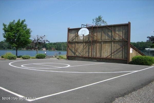 33L Cheyenne Trail. Gouldsboro, PA 18424