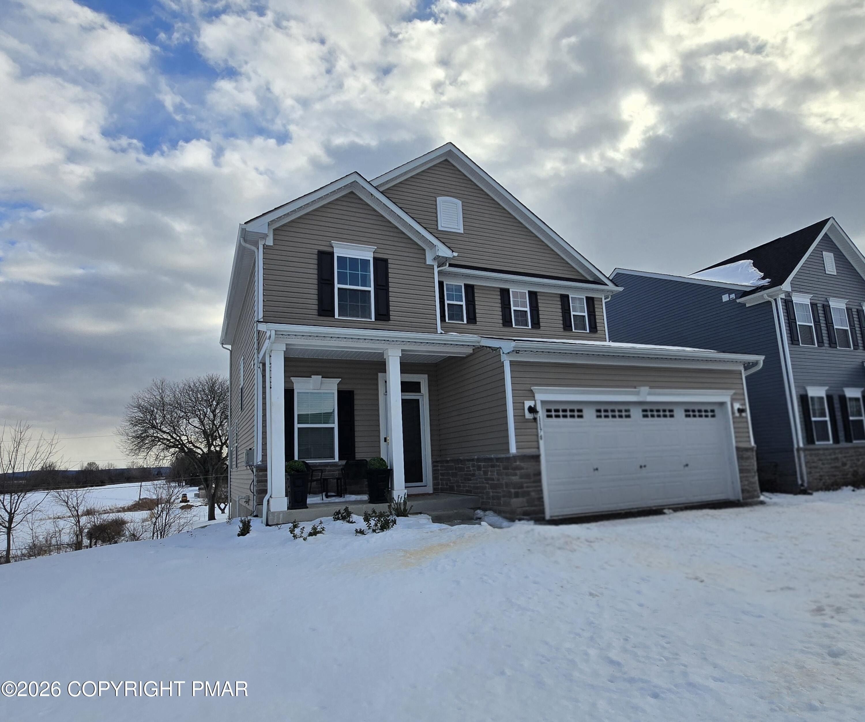 1174 Woodmont Lane. Catasauqua, PA 18032