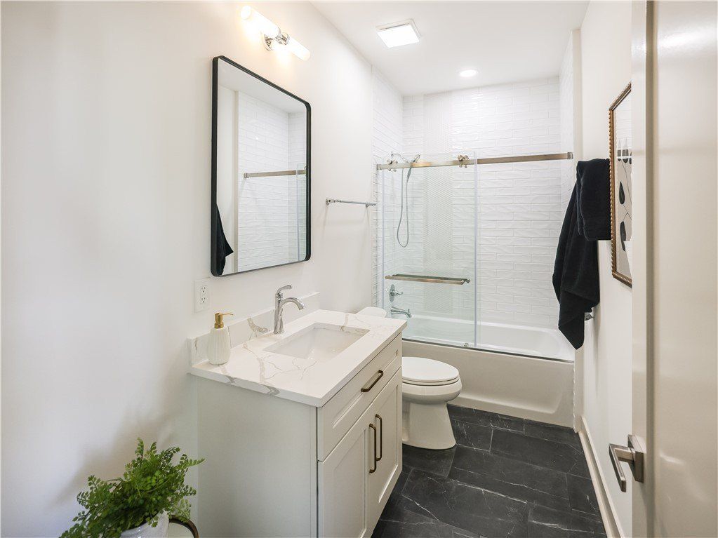 909 Rickenbach Street. Pittsburgh, PA 15212