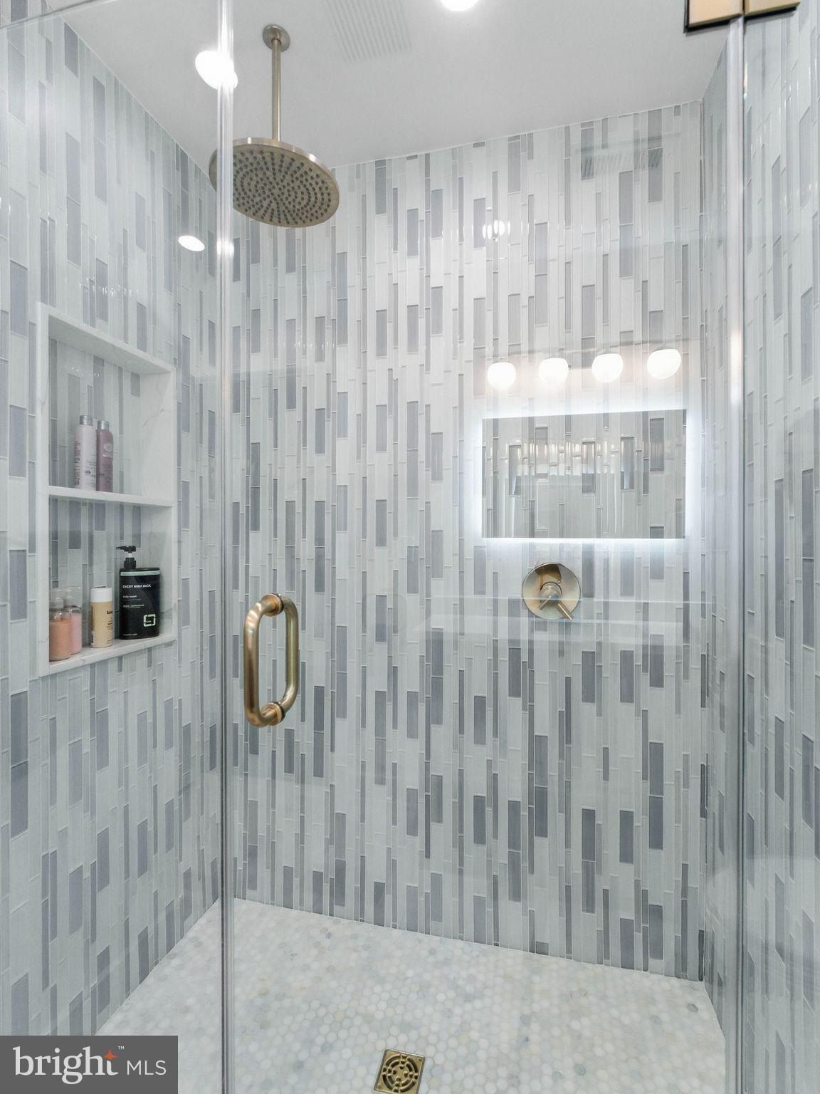 322 Brown Street Unit G. Philadelphia, PA 19123