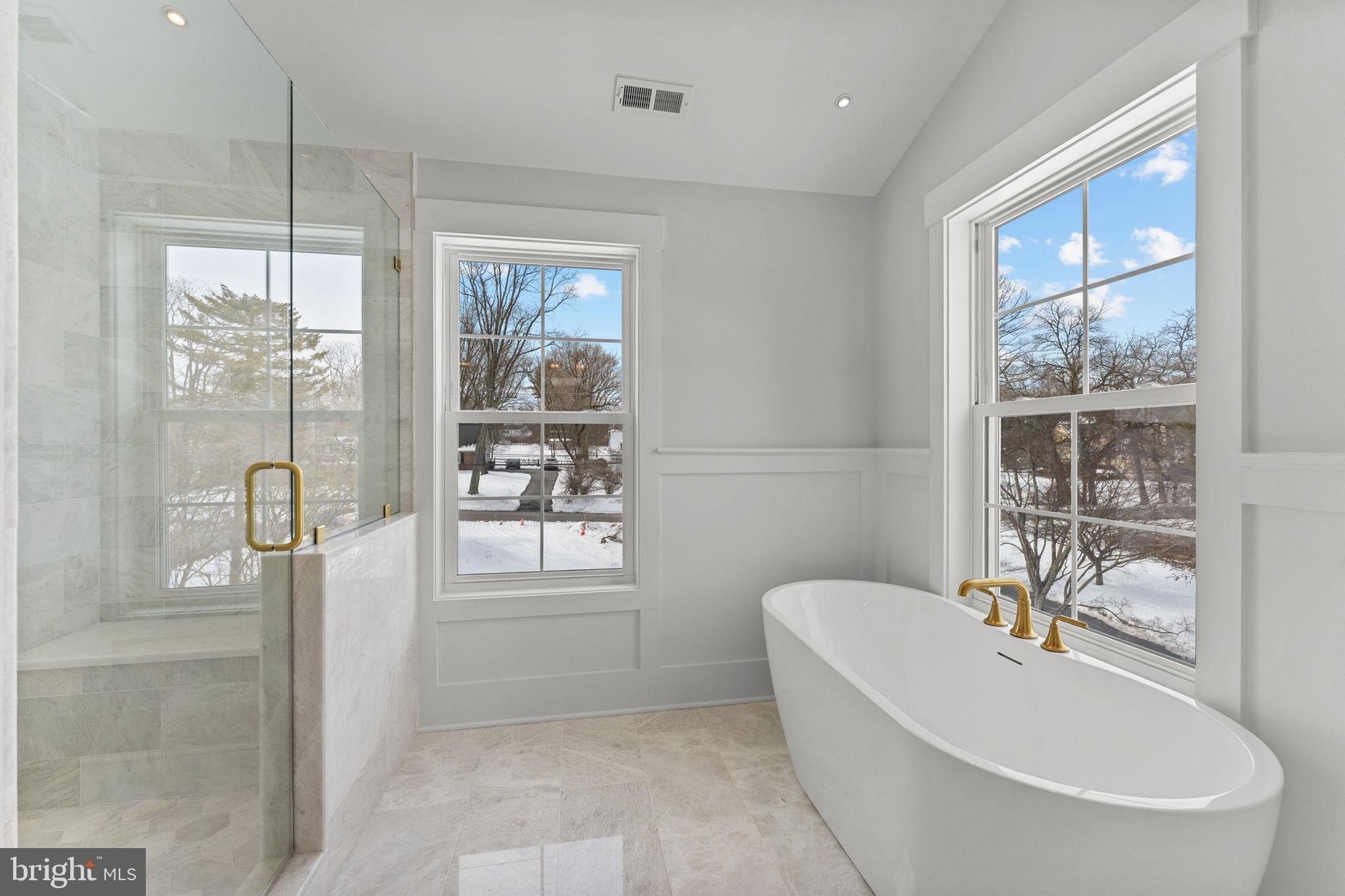 17 Hickory Lane. Malvern, PA 19355