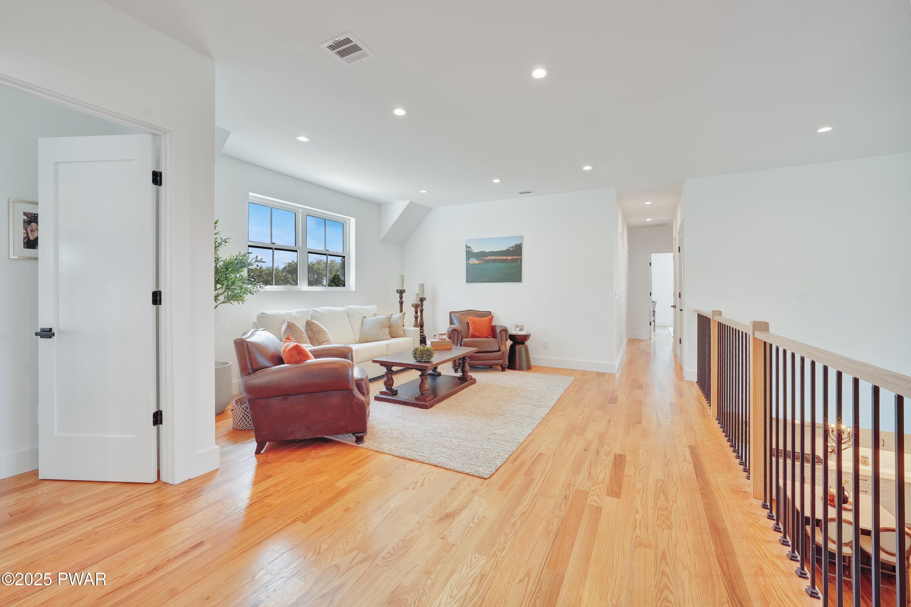 37 Gary Lane. Milford, PA 18337