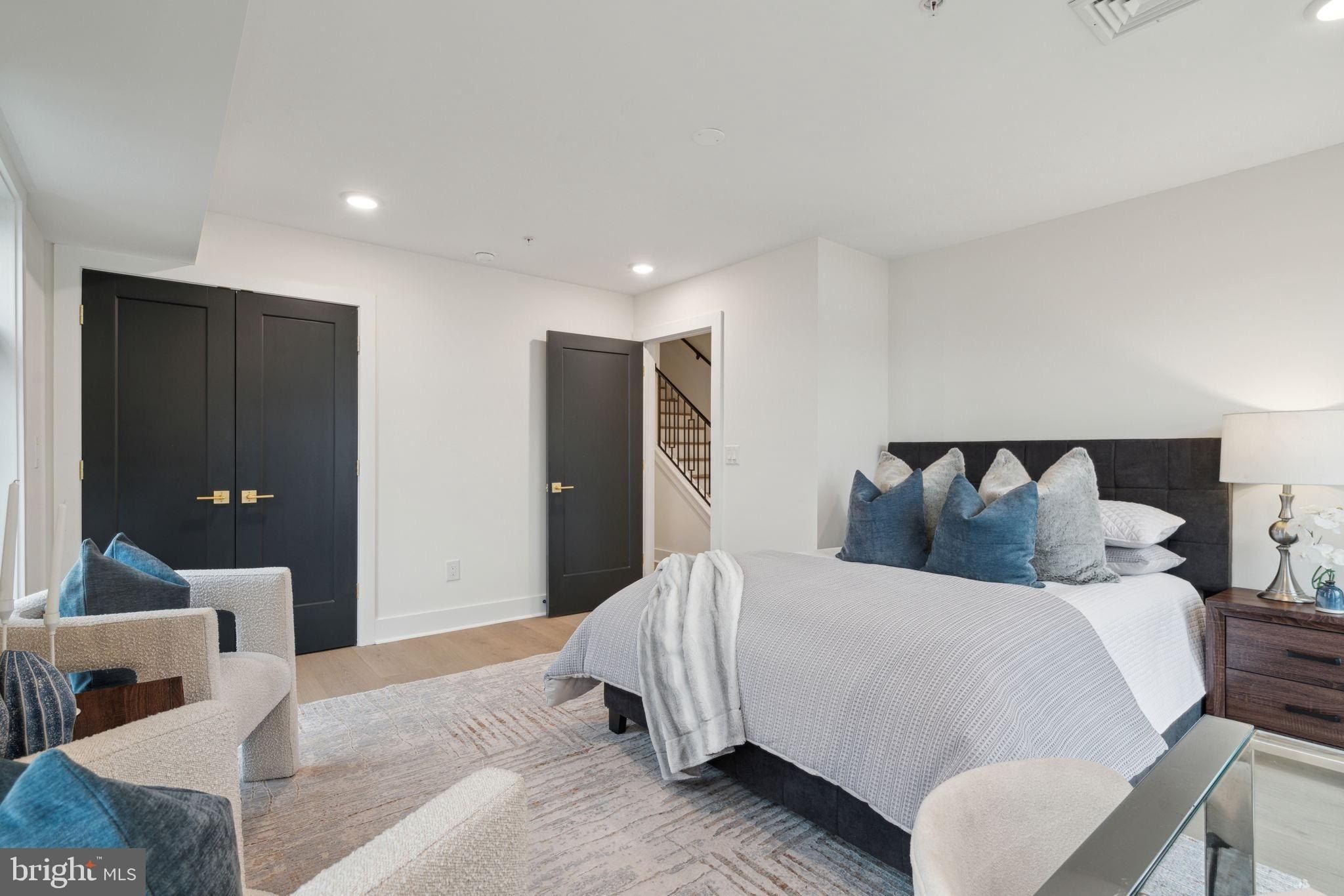 7519R Ridge Avenue Unit 301. Philadelphia, PA 19128