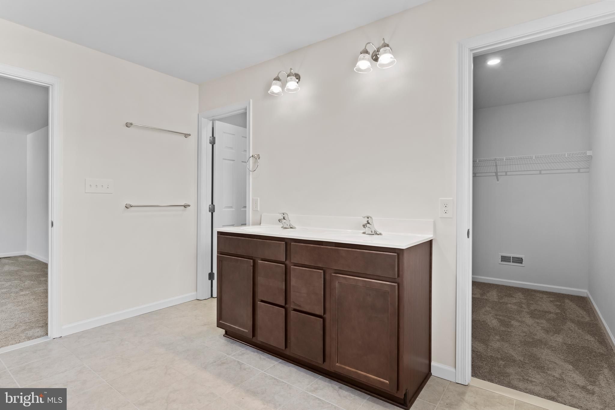 32 Pamela Drive. Mechanicsburg, PA 17050