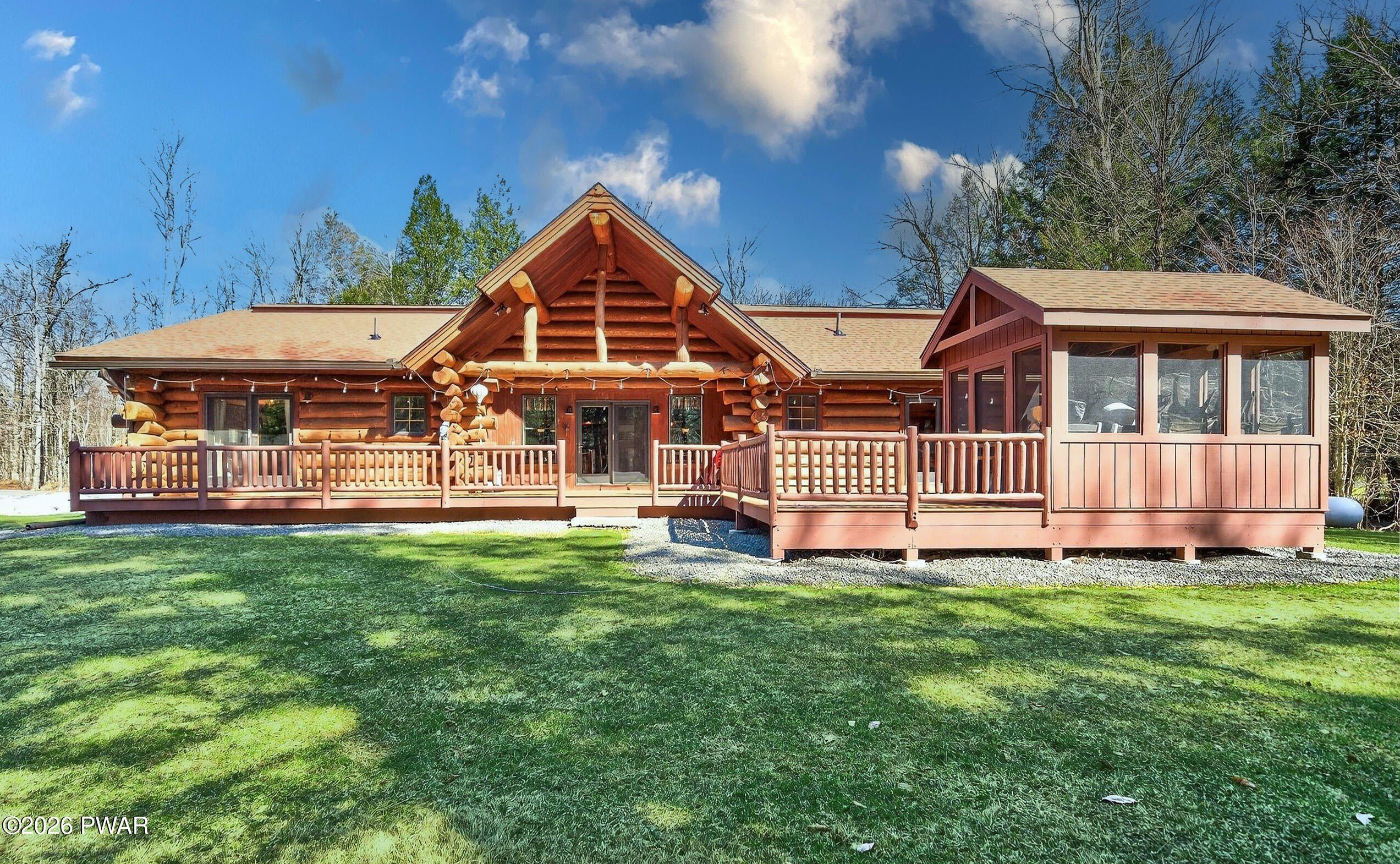 23 Highwood Lane. Equinunk, PA 18417