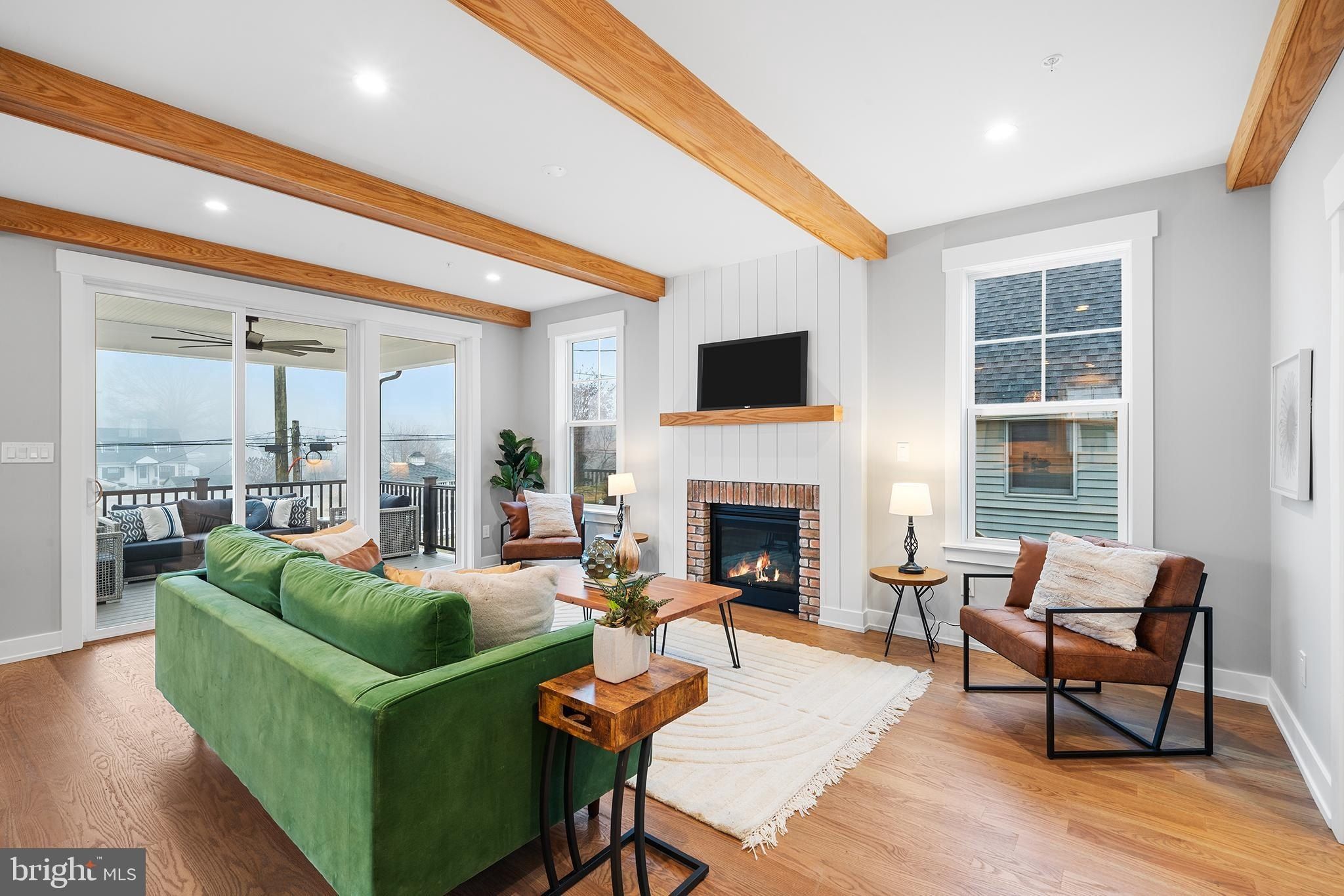 541 E Hector Unit 9. Conshohocken, PA 19428