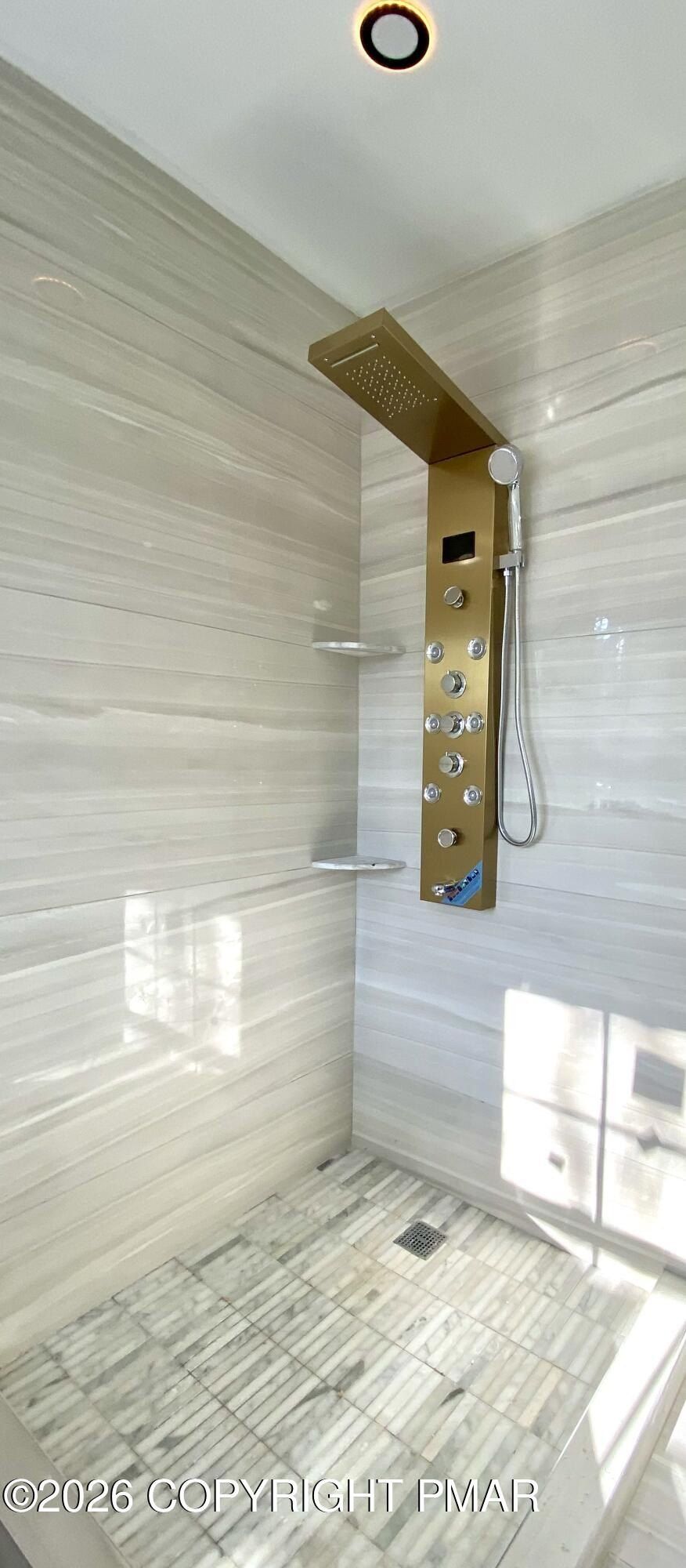 1109 N Rocky Mountain Drive. Effort, PA 18330