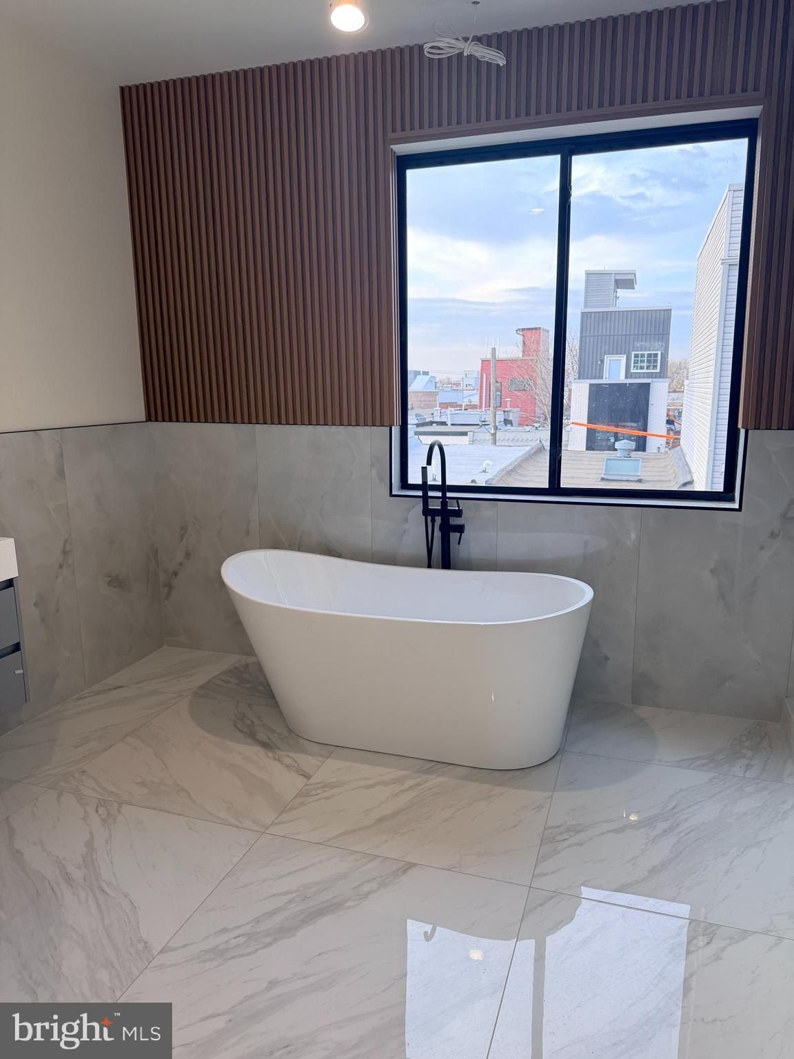 2324 Reed Street. Philadelphia, PA 19146