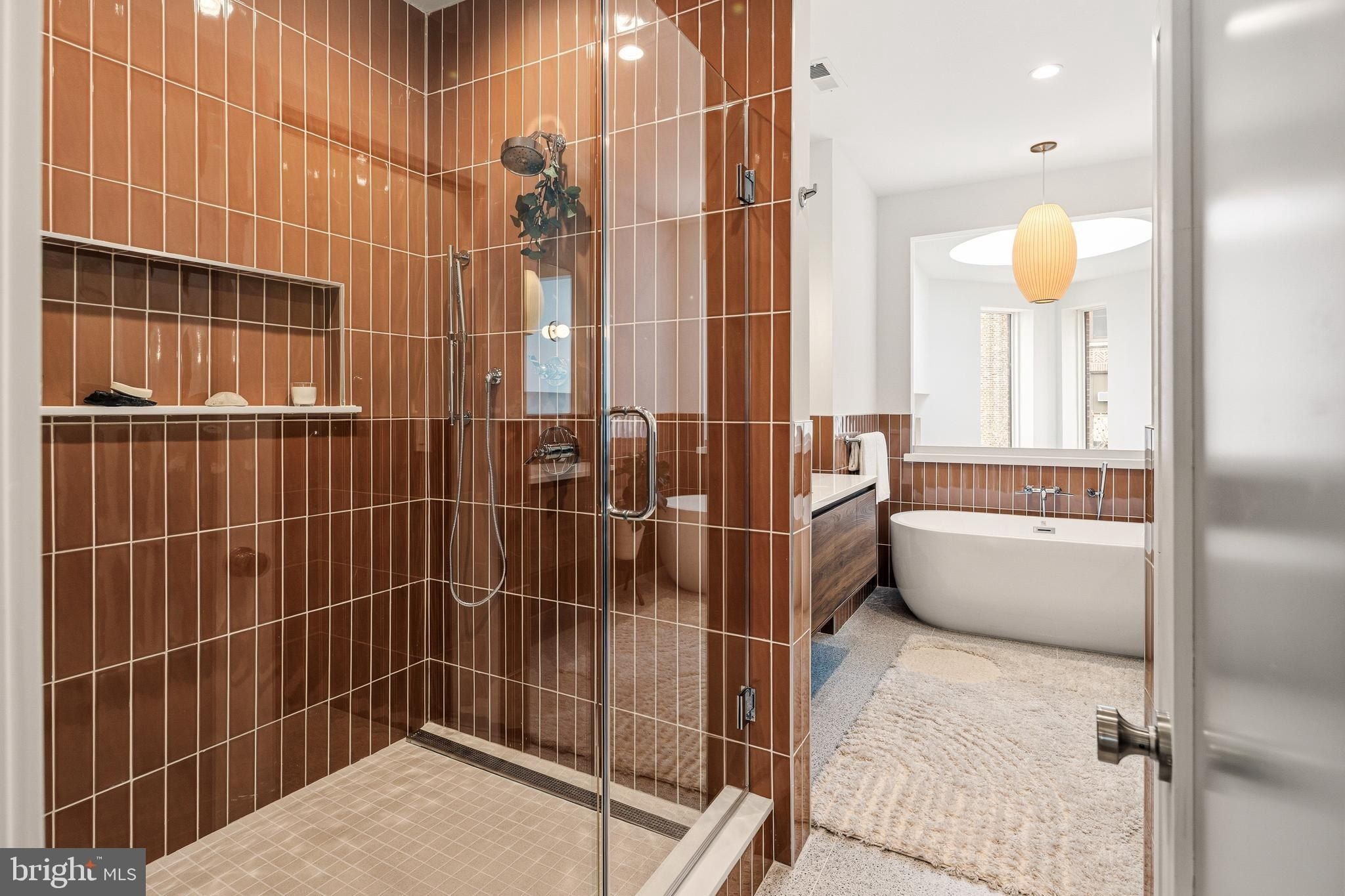 633 E Thompson Street. Philadelphia, PA 19125