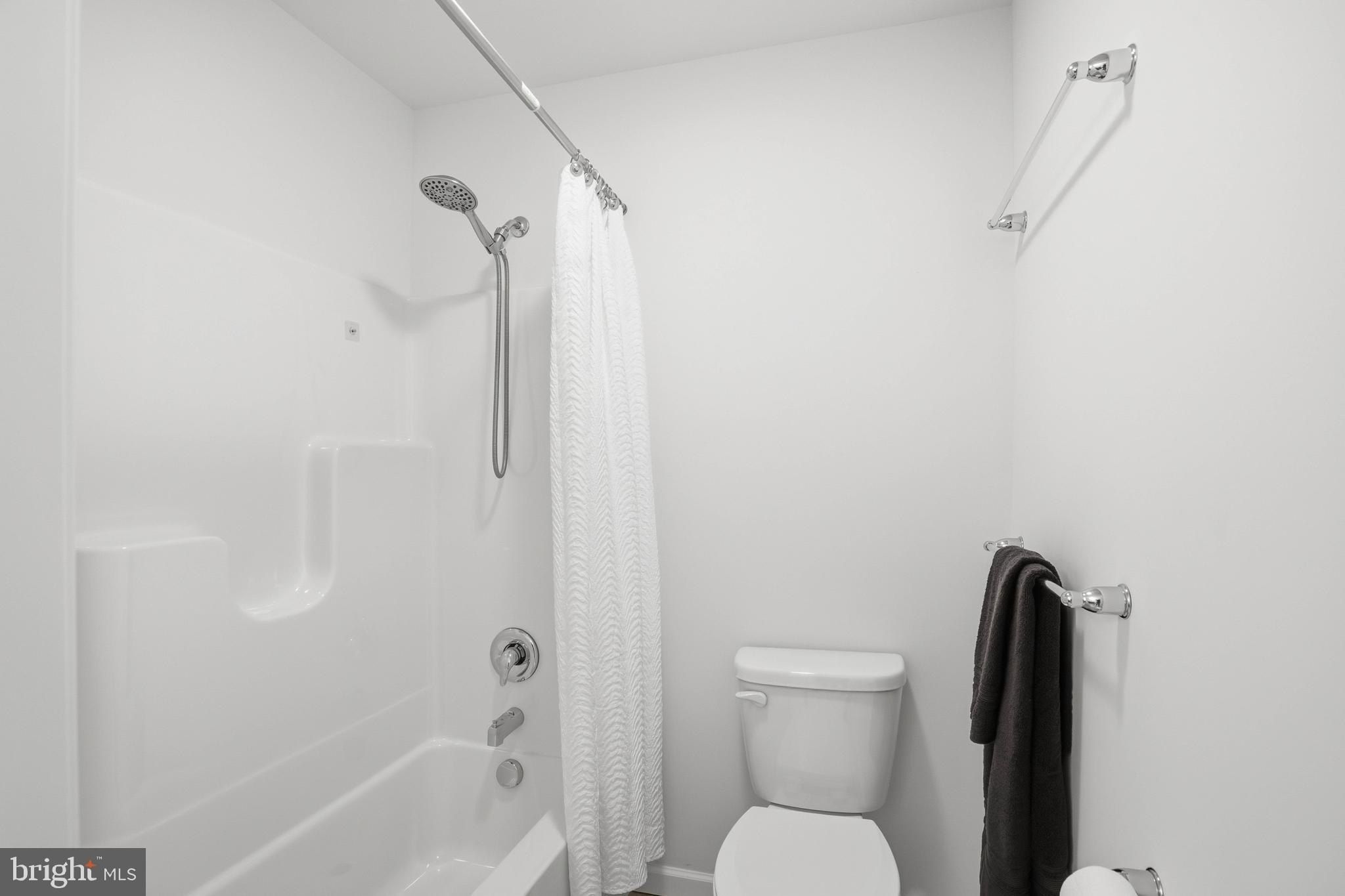 454 E Delp Road. Lancaster, PA 17601