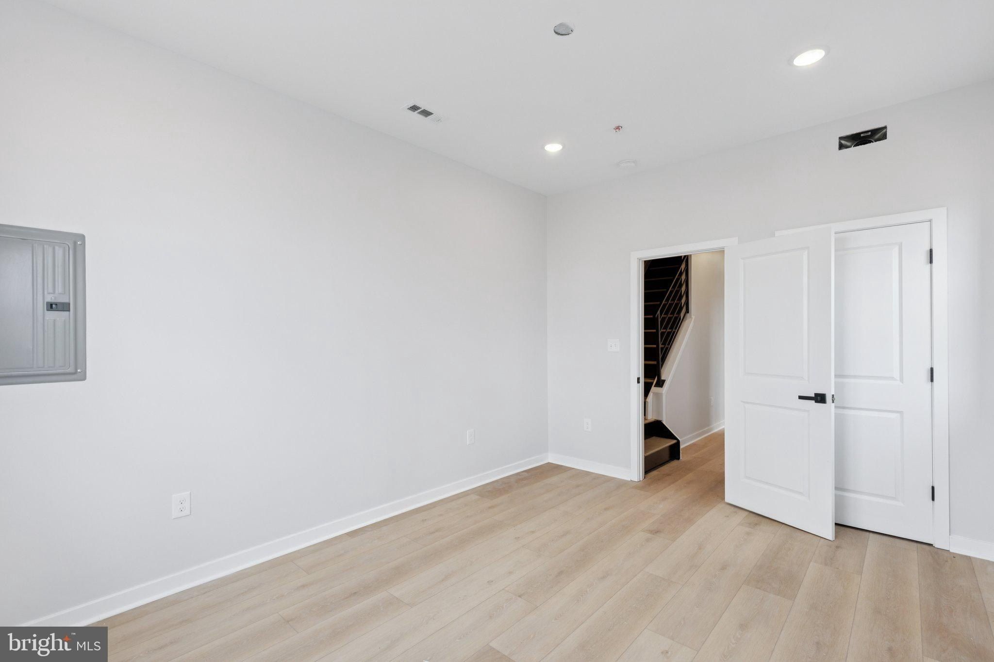 2800 Bridge Street. Philadelphia, PA 19137