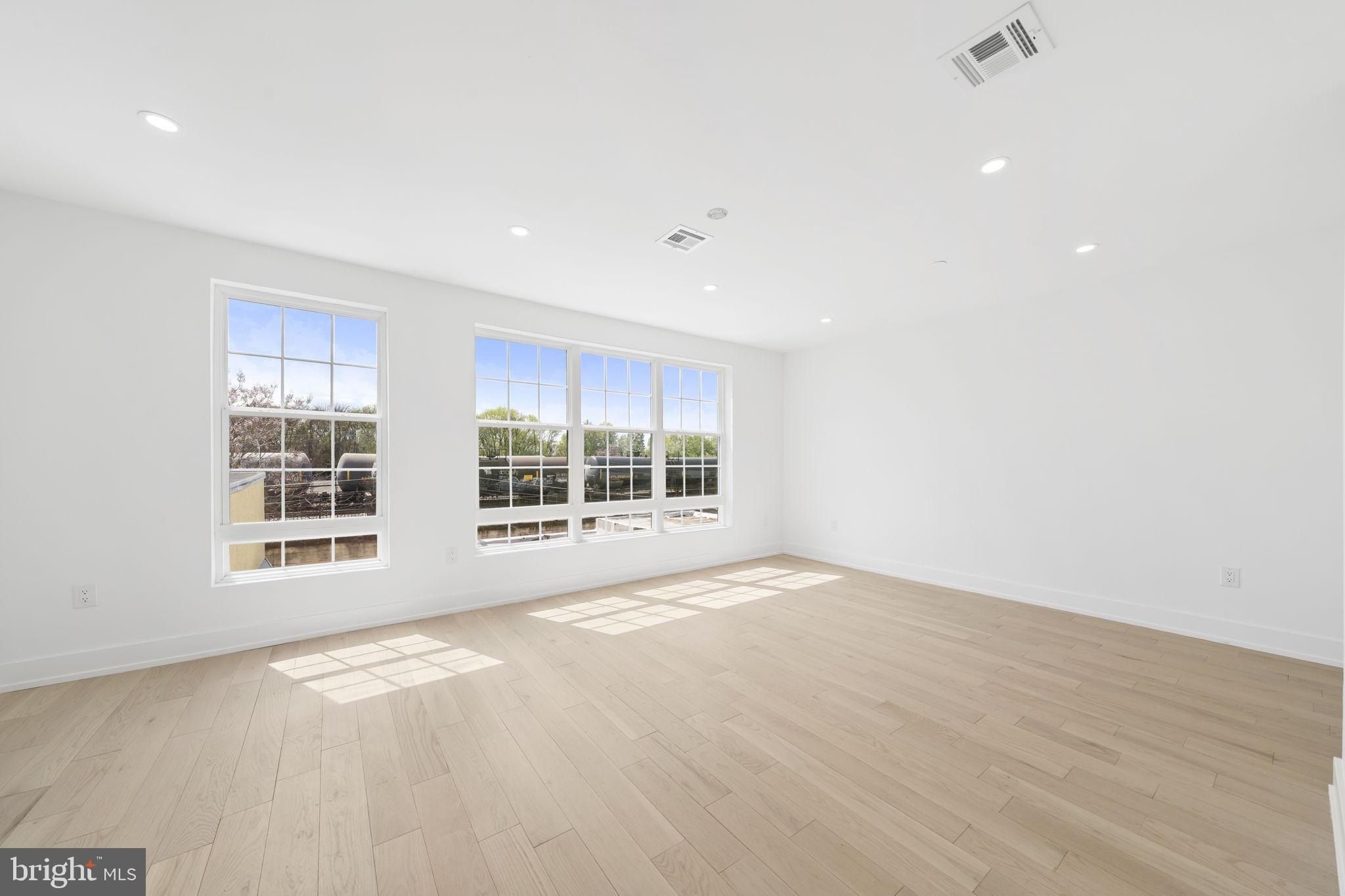 2552 E Somerset Street. Philadelphia, PA 19134