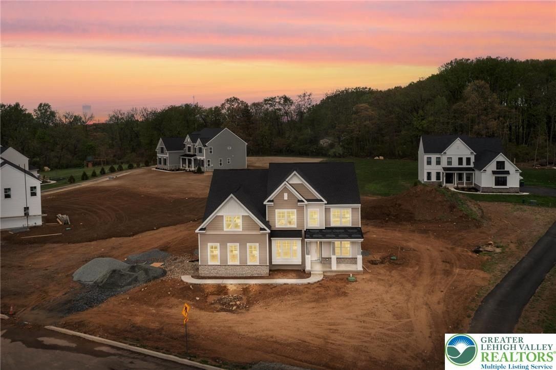 5125 Maple Ridge Way. Emmaus, PA 18049