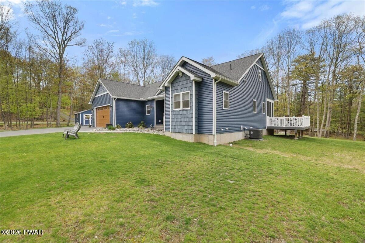 107 Bear Valley Drive. Tafton, PA 18464