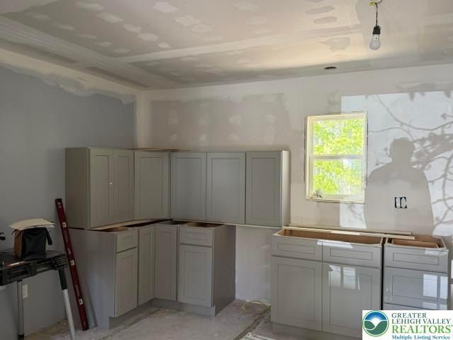 224 Kensington Drive. Bushkill, PA 18324