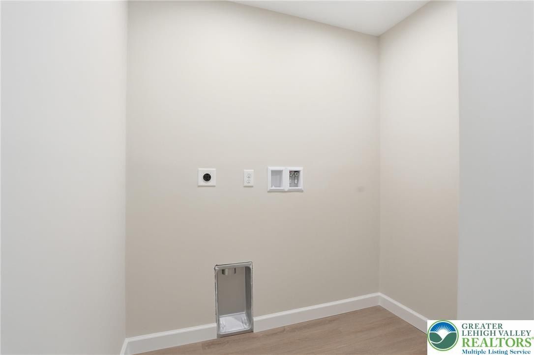 2905 Roosevelt Street. Bethlehem, PA 18020