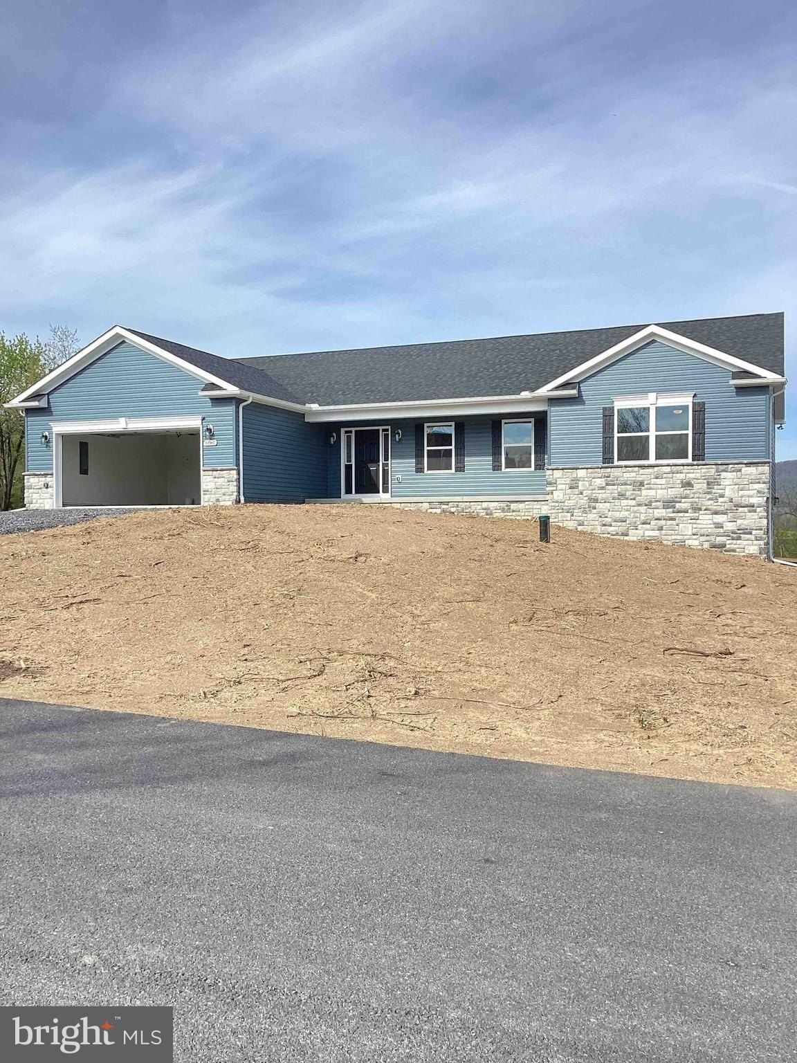 8697 Regal Drive. Mercersburg, PA 17236