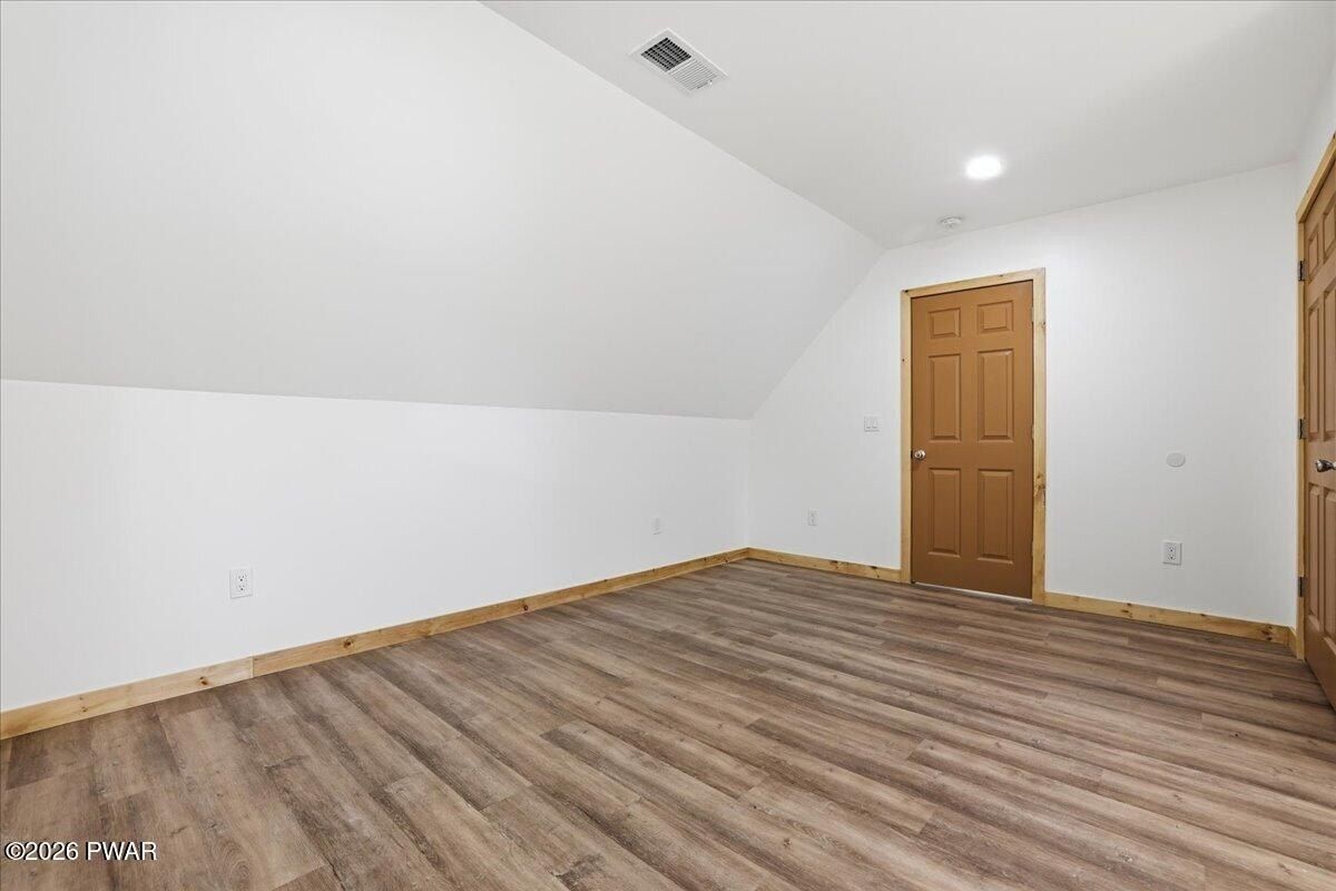 6 Raccoon Circle. Lake Ariel, PA 18436