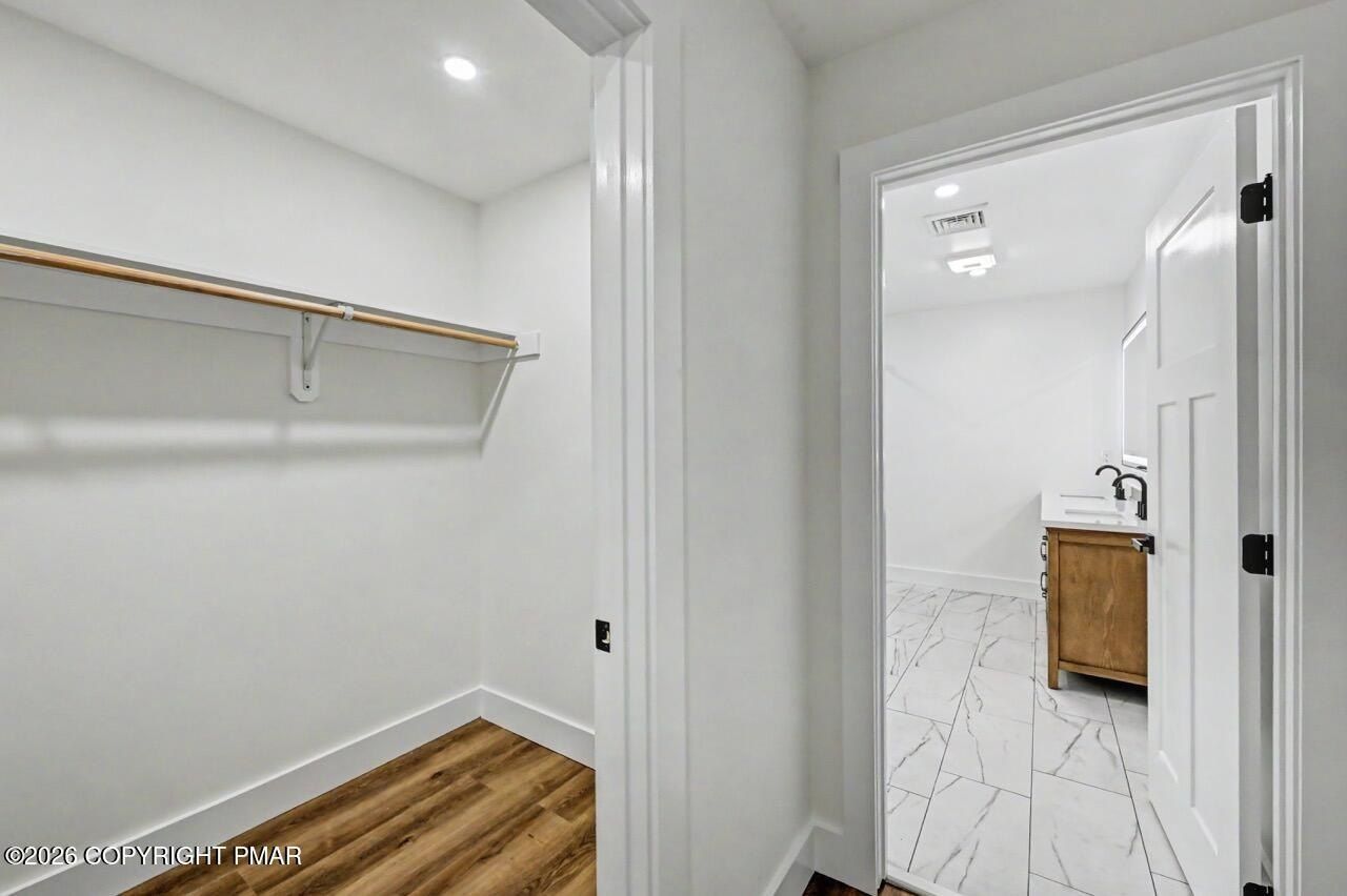 316 Fall Creek Terrace. Stroudsburg, PA 18360