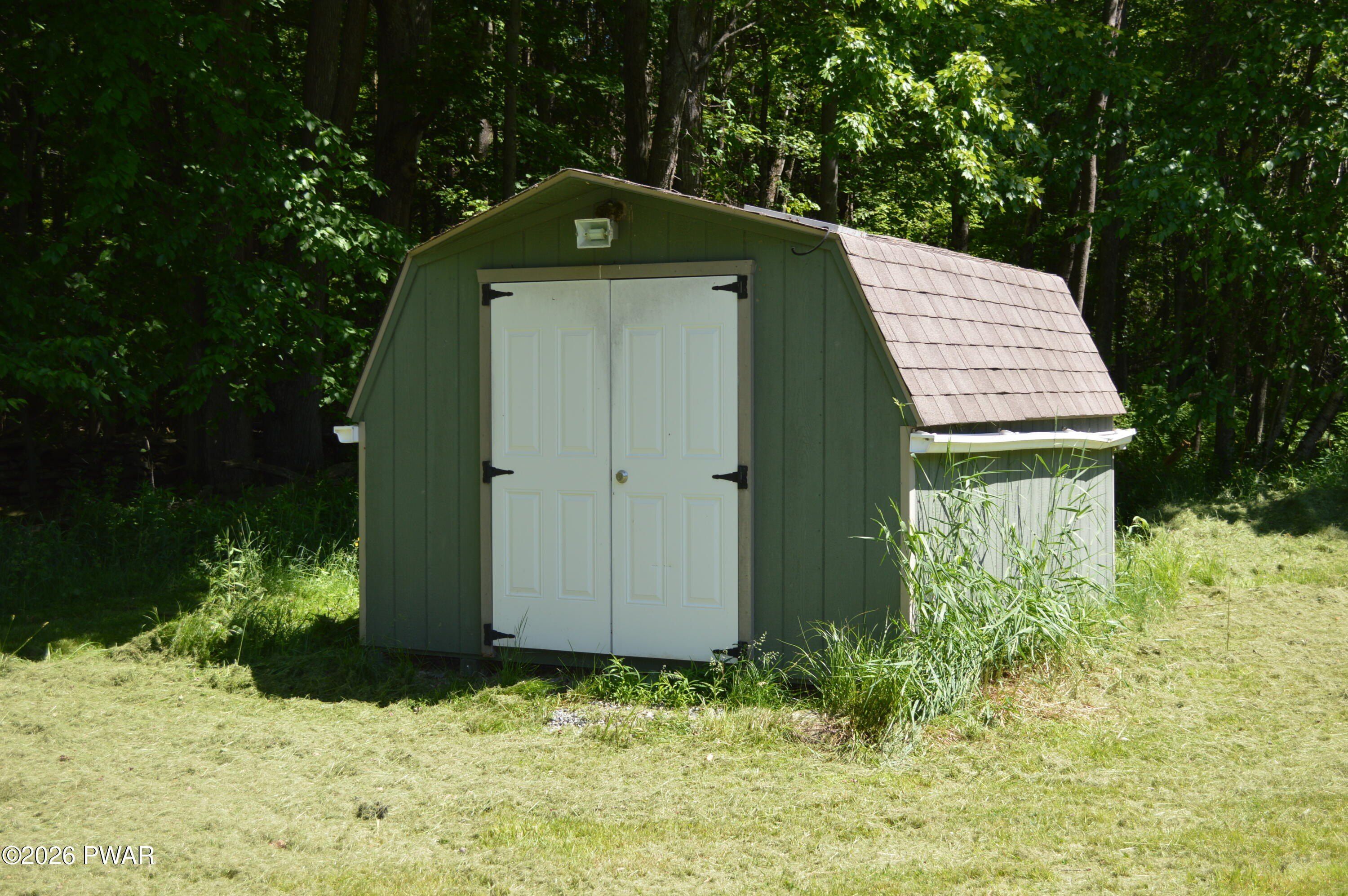 478 Gravity Road. Lake Ariel, PA 18436