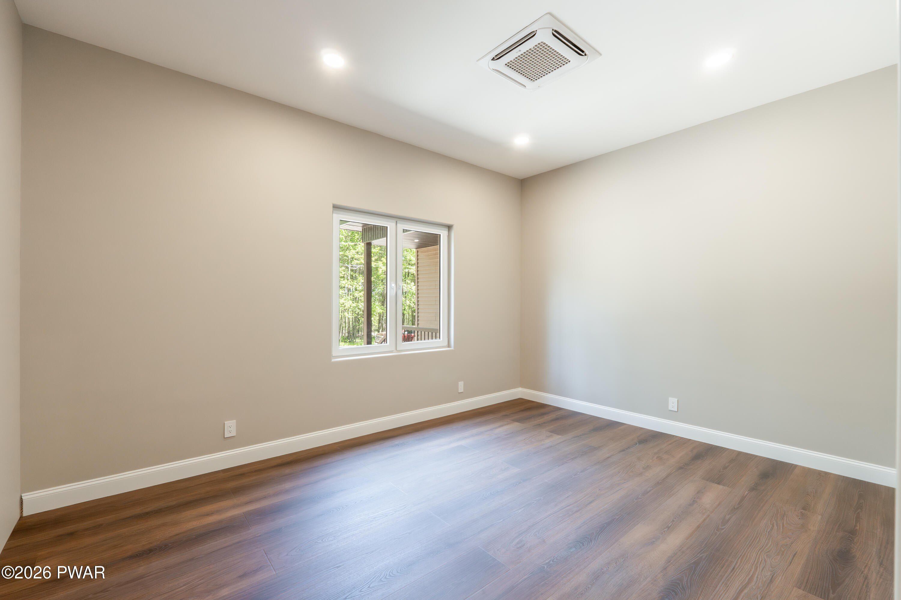 18 Osprey Circle. Lake Ariel, PA 18436