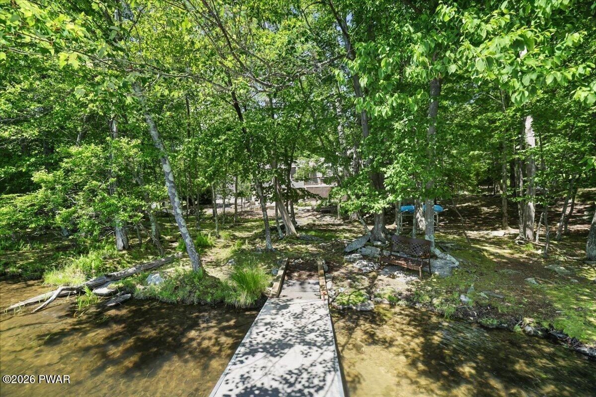 2350 Eagle Path. Bushkill, PA 18324
