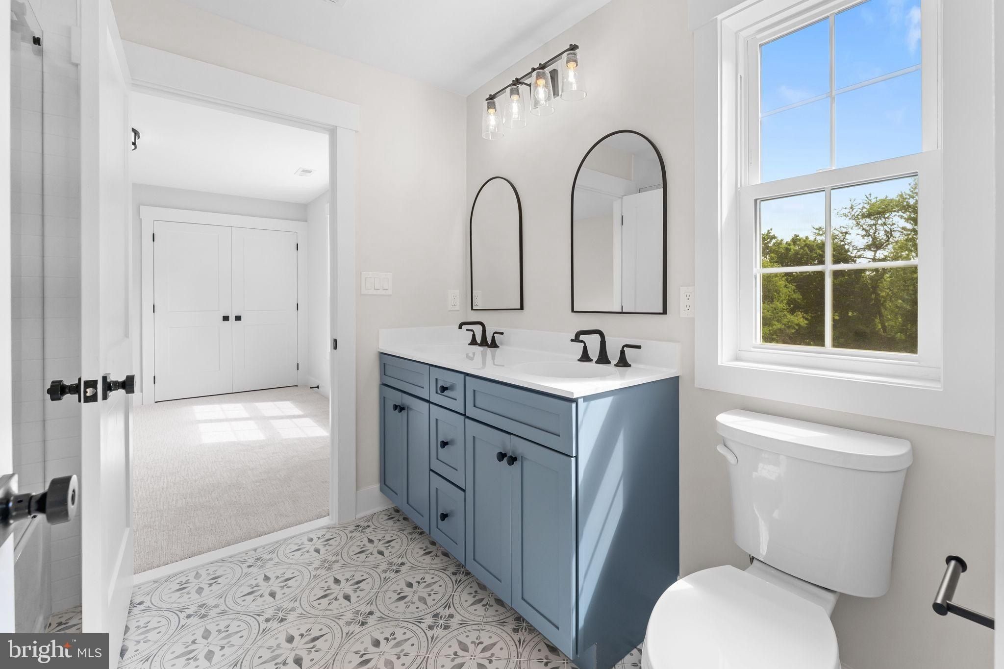 17 Hickory Lane. Malvern, PA 19355