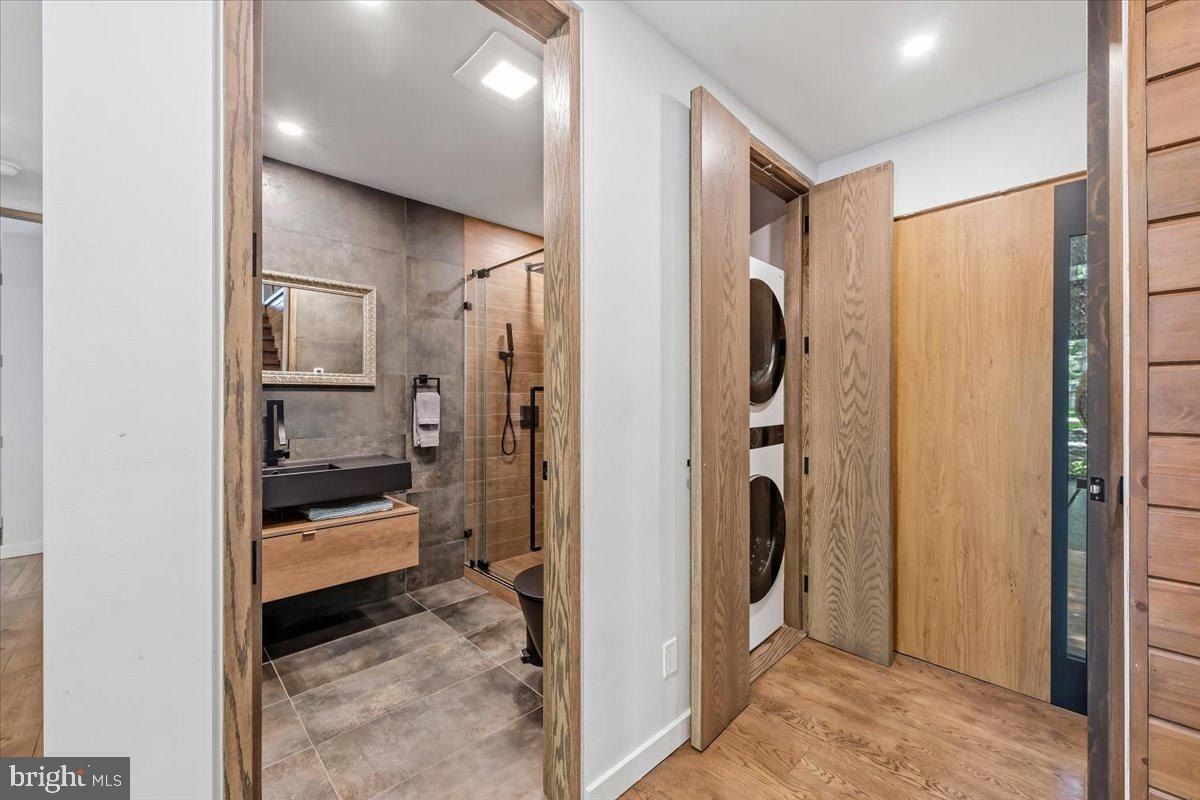 1142 Oakland Place. Pocono Pines, PA 18350