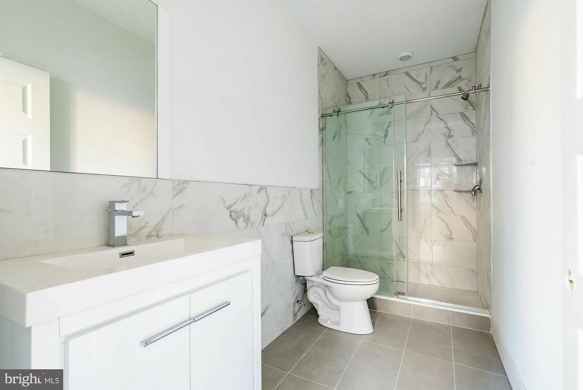809 Diamond Street. Philadelphia, PA 19122